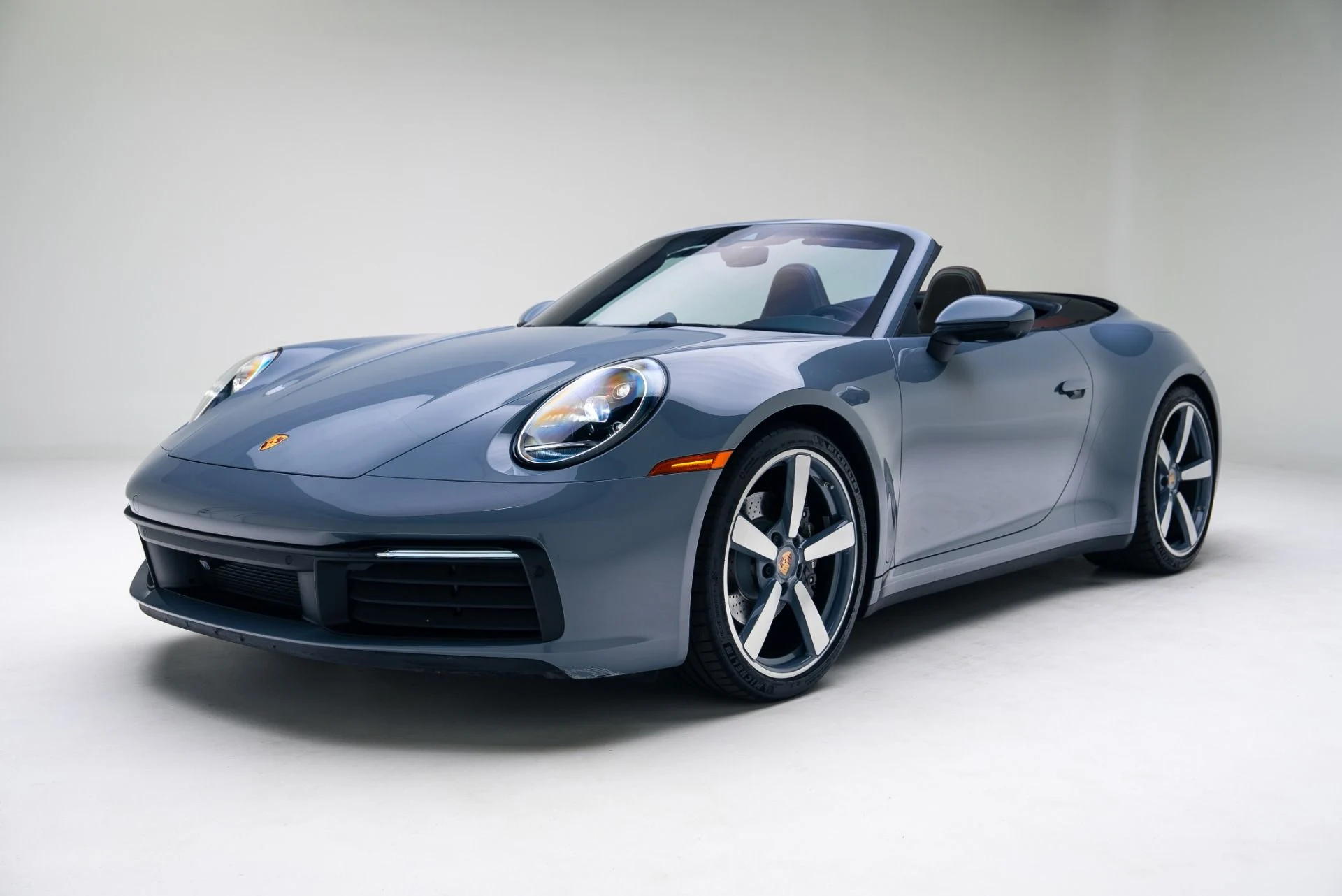 mph006_421950453_Used_2024_Porsche_911_Carrera_1765496853_826bfc0ea9