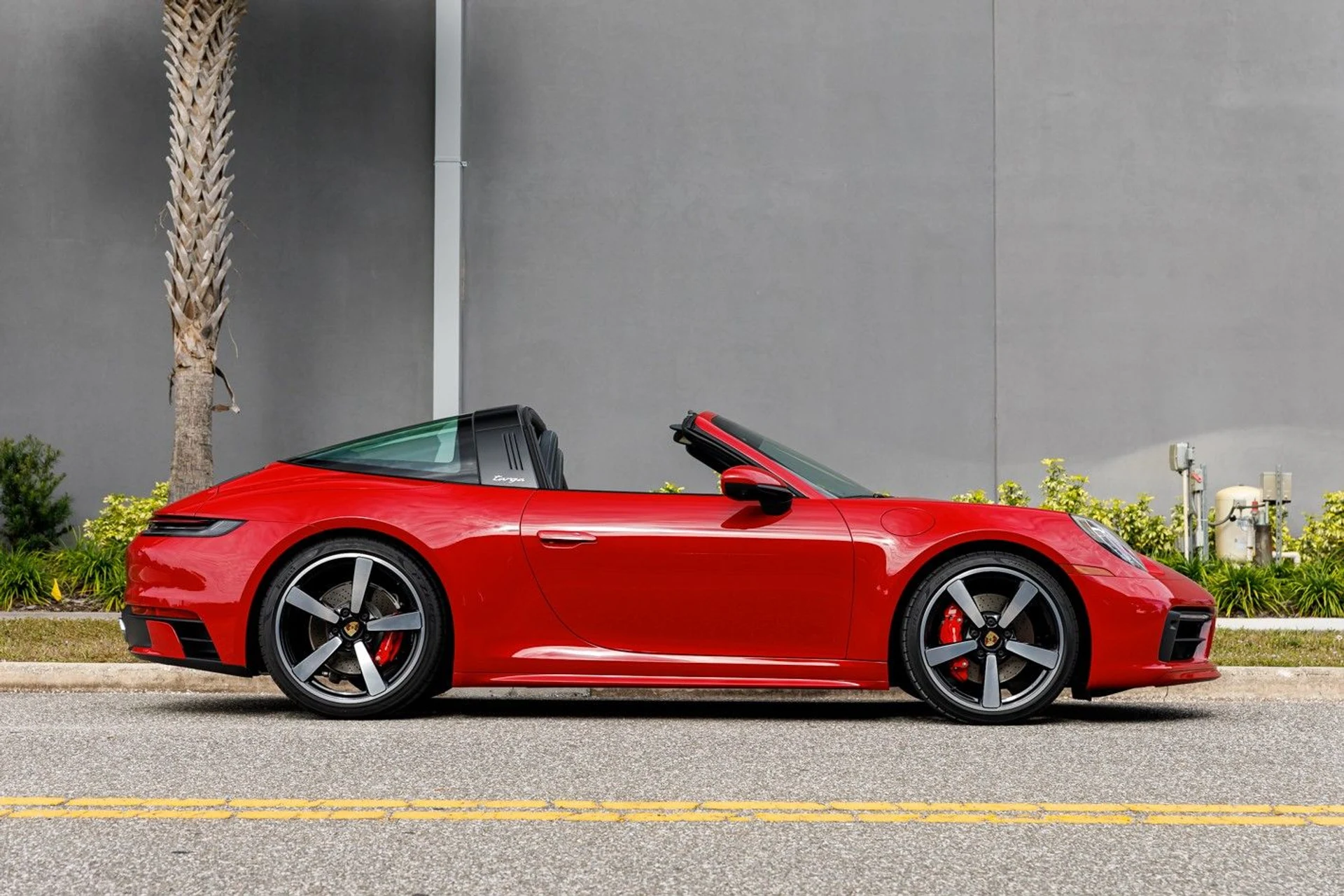 mph006_4225524378_644_p7_l_ec02c95401