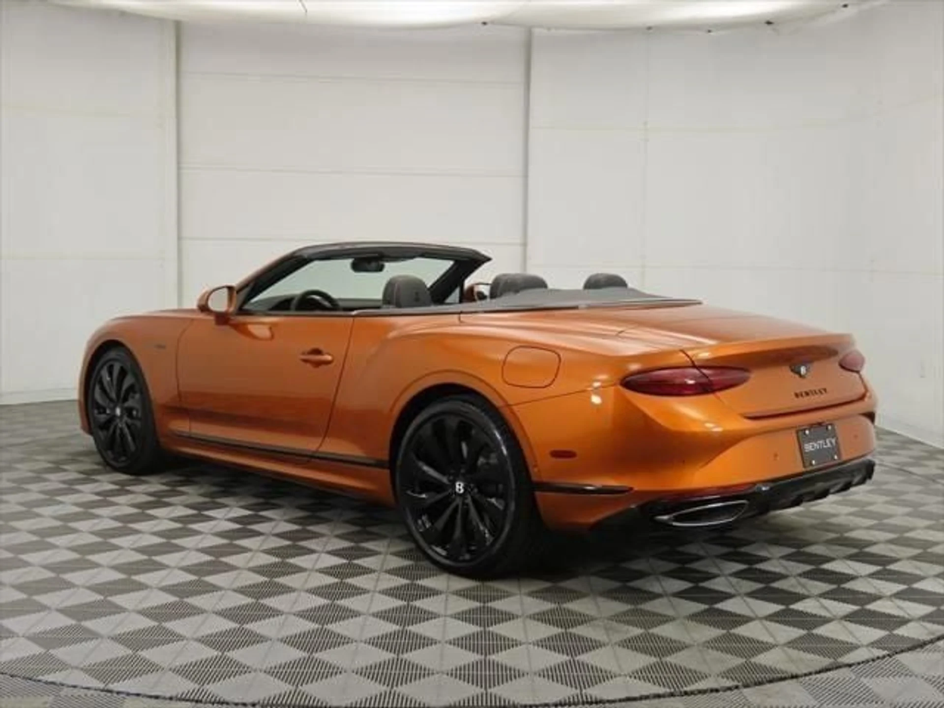 mph006_4236156744_used_2025_bentley_continental_gtblackeditionconvertible_8119_23029542_7_640_18b12c2bb3