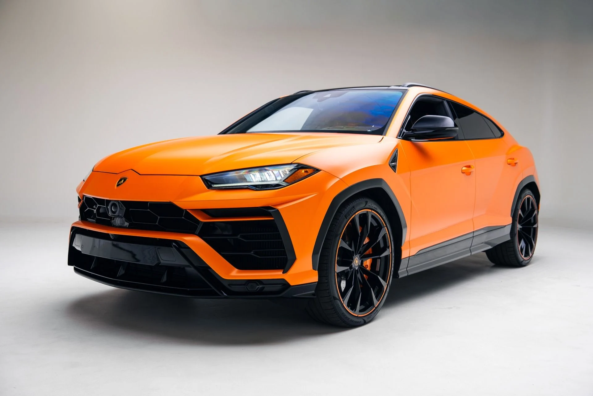 mph006_424130552_Used_2022_Lamborghini_Urus_1765496956_4faae18cd5