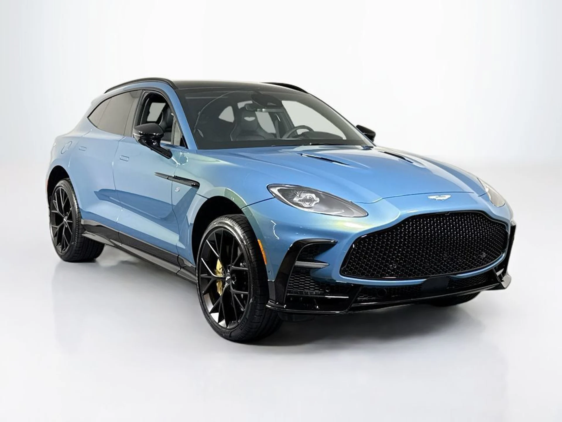 mph006_4249215230_new_2026_aston_martin_dbx_sawd_11350_23059220_7_1024_3f9441d75f
