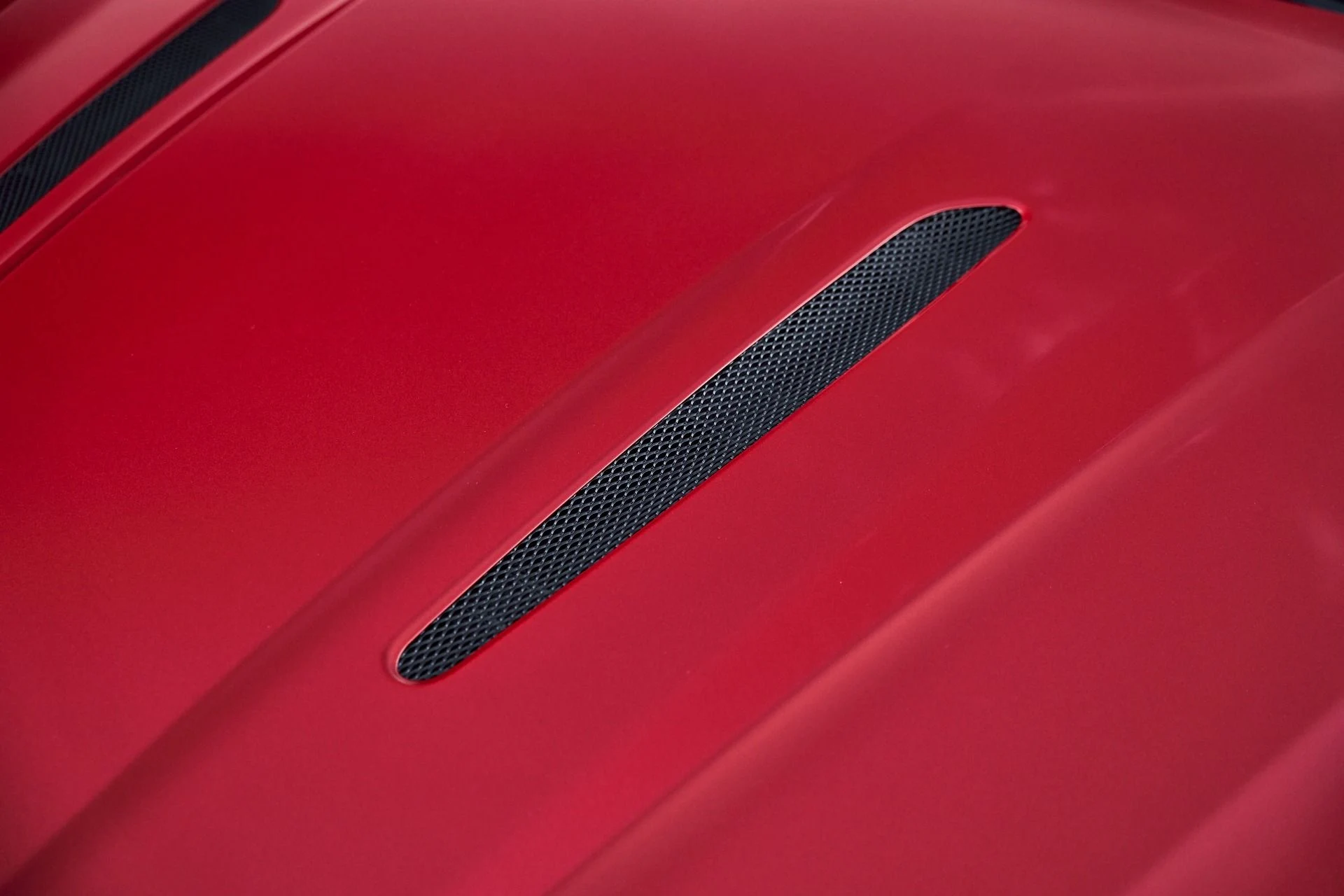 mph006_4267513087_Used_2024_Aston_Martin_DB_12_1767839988_83cc2f8af7