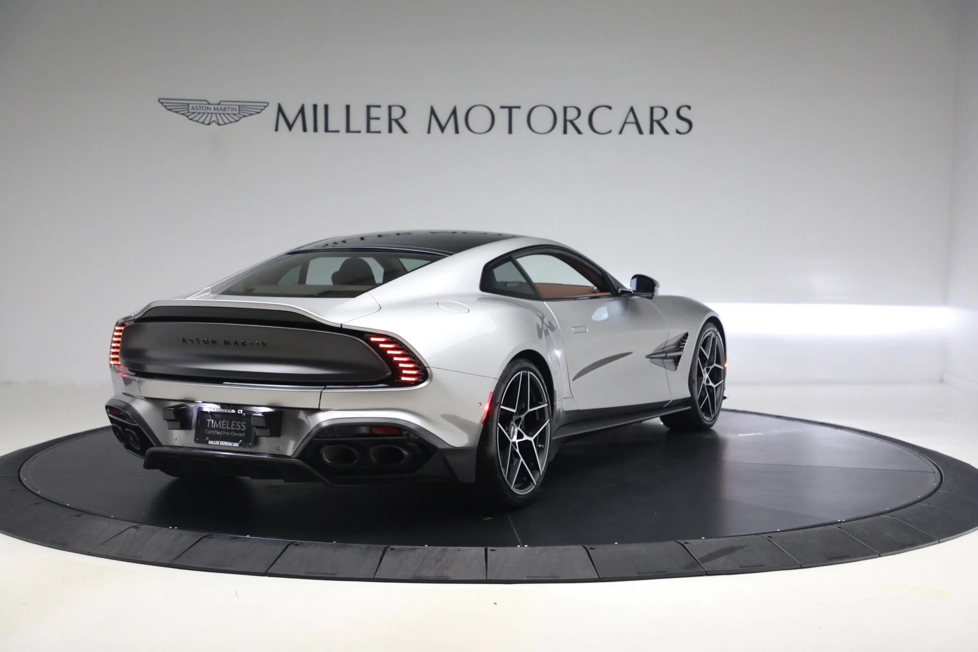 mph006_4287157632_Used_2025_Aston_Martin_Vanquish_1791232652_fa8ebccc24