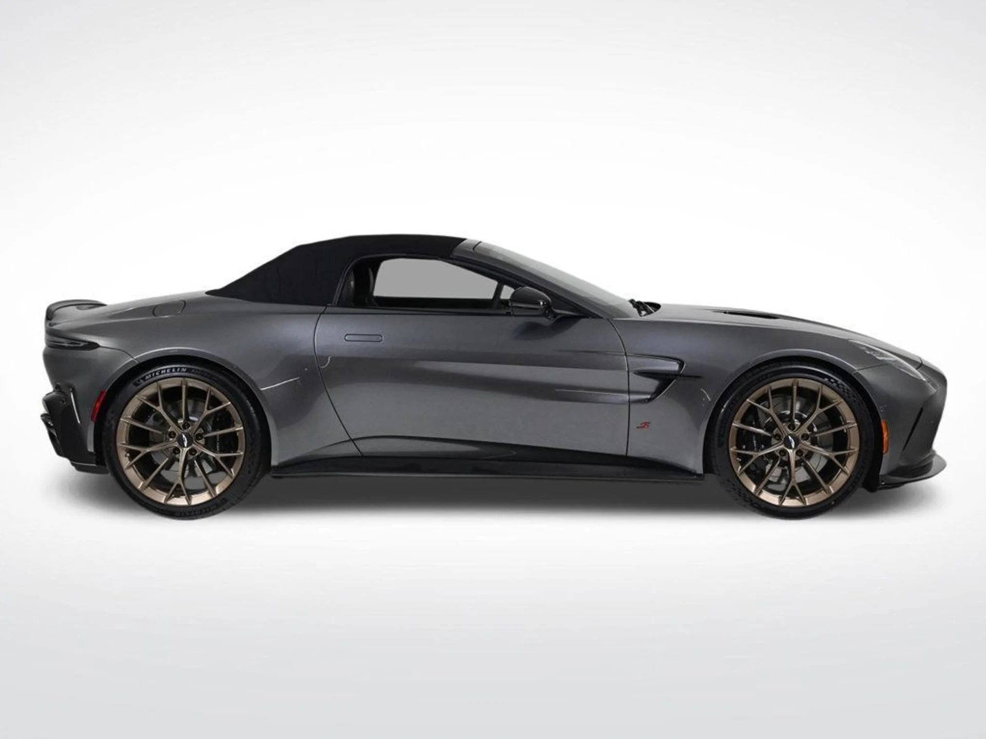 mph006_4288209409_used_2026_aston_martin_vantage_s_11350_22984159_6_1024_1c8b6814de