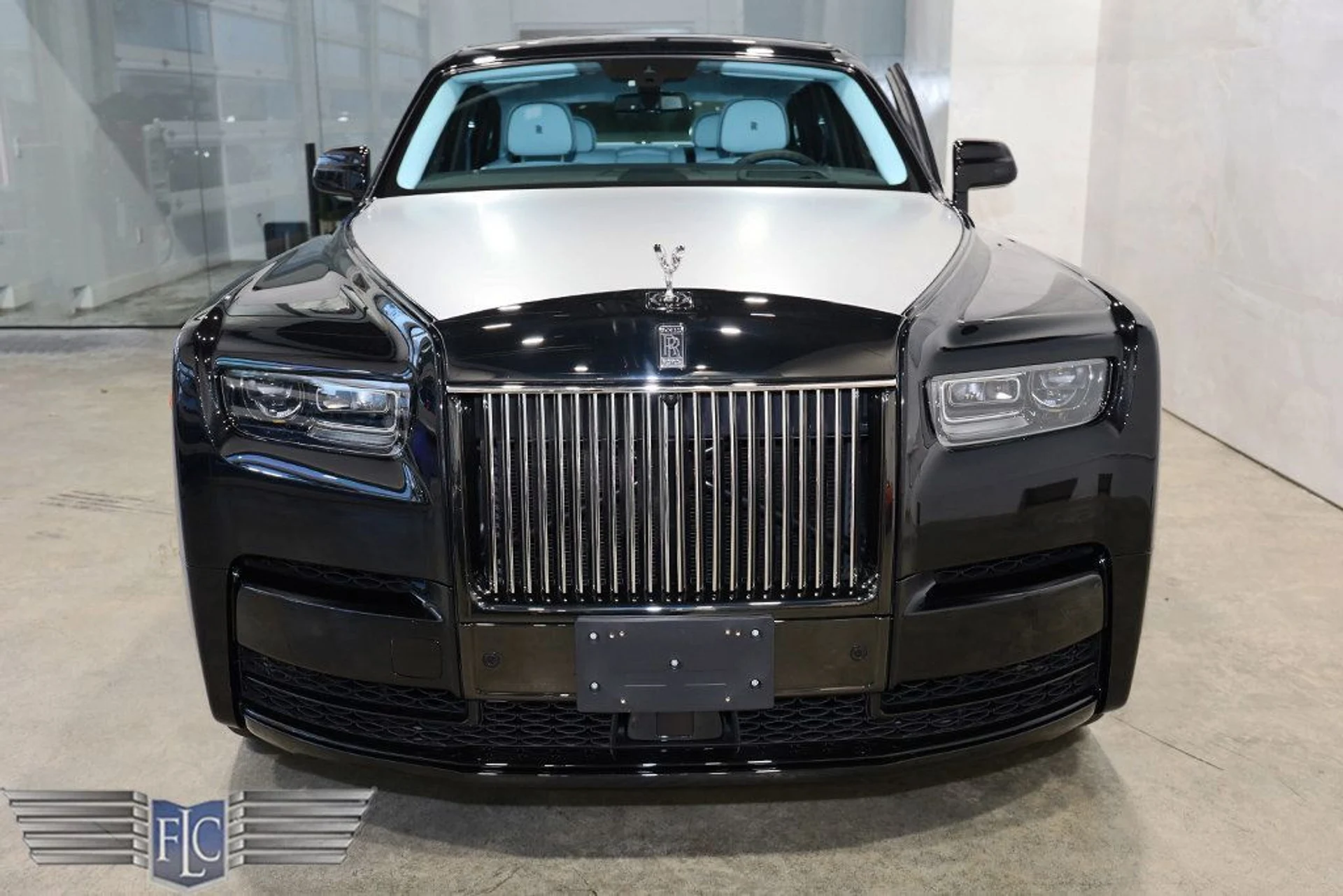 mph006_4289173065_used_2025_rolls_royce_phantom_sedan_9689_22959551_7_1024_296f880133