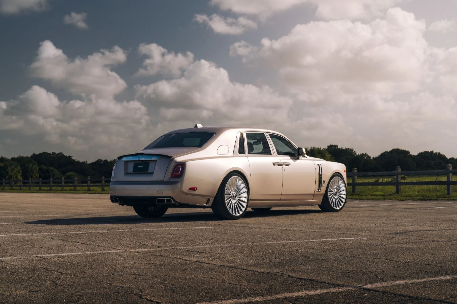mph006_4293447604_Used_2019_Rolls_Royce_Phantom_FULL_MANSORY_BUILD_525600_MSRP_White_Sands_Paint_w_Starlight_Warranty_1753731338_516dddaf28