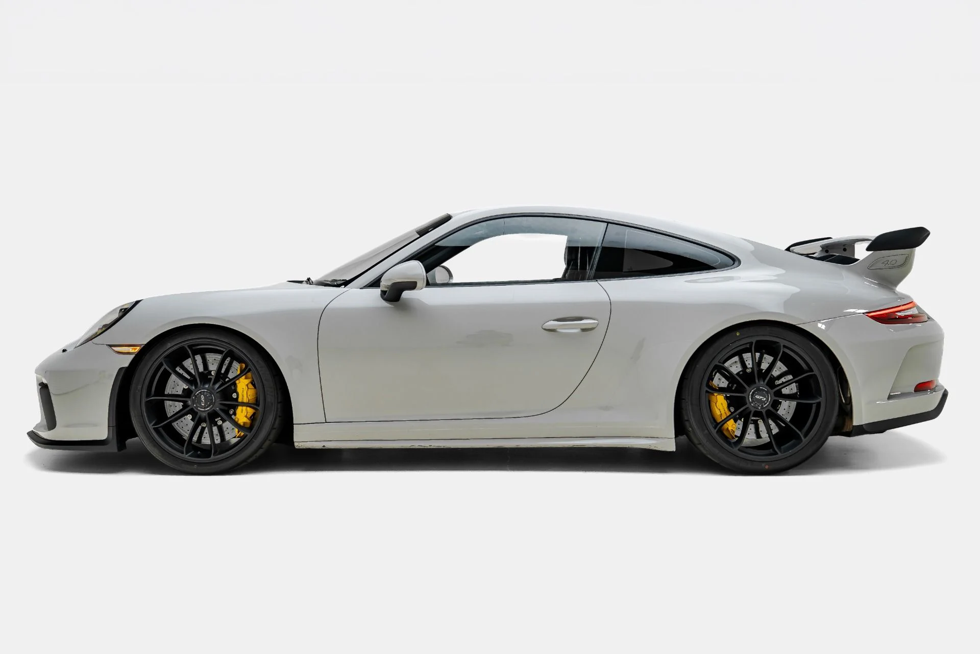 mph006_43084378_Used_2018_Porsche_911_GT_3_1786143675_00feda8945