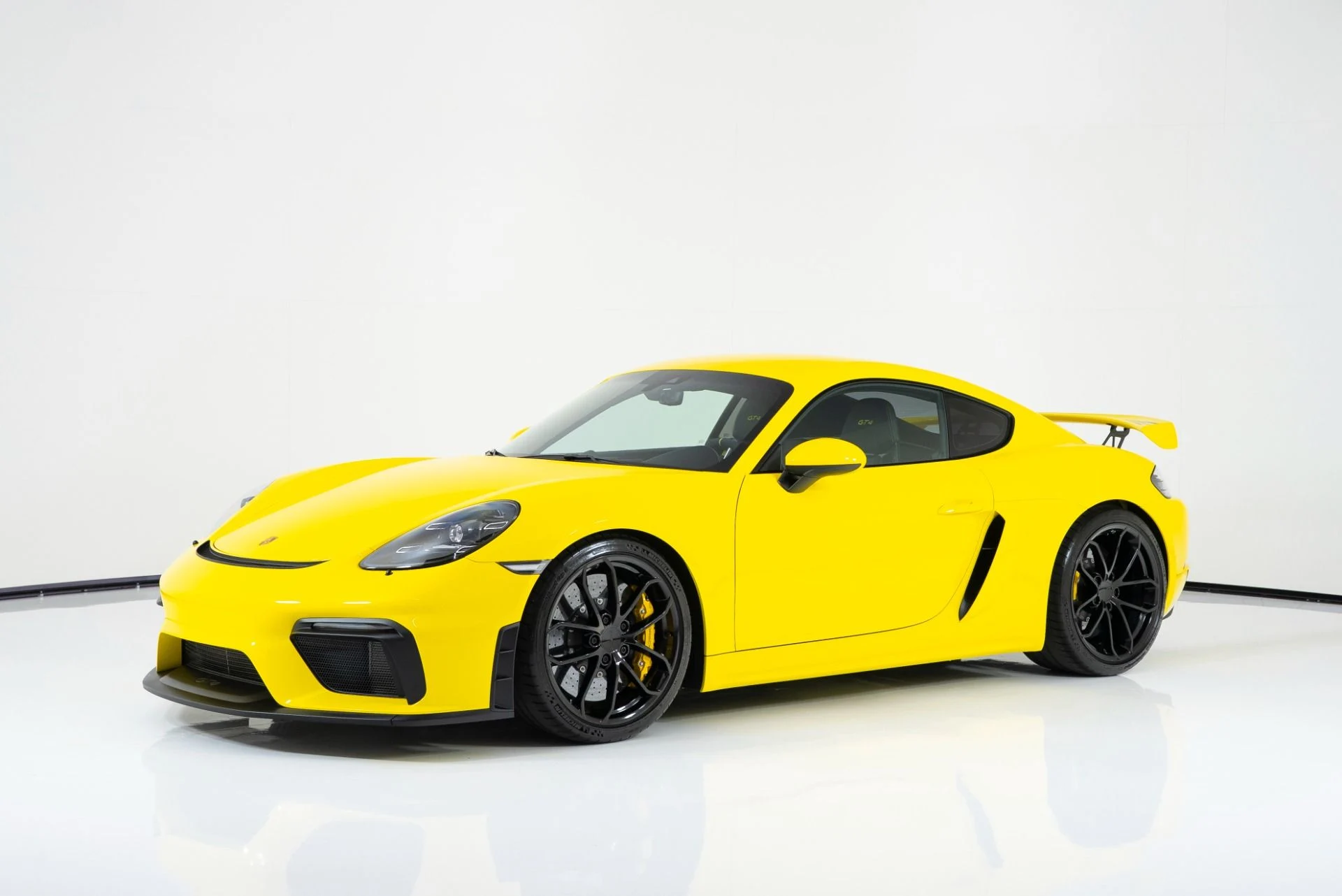 mph006_438036812_Used_2022_Porsche_718_Cayman_GT_4_1769546035_c18871d106