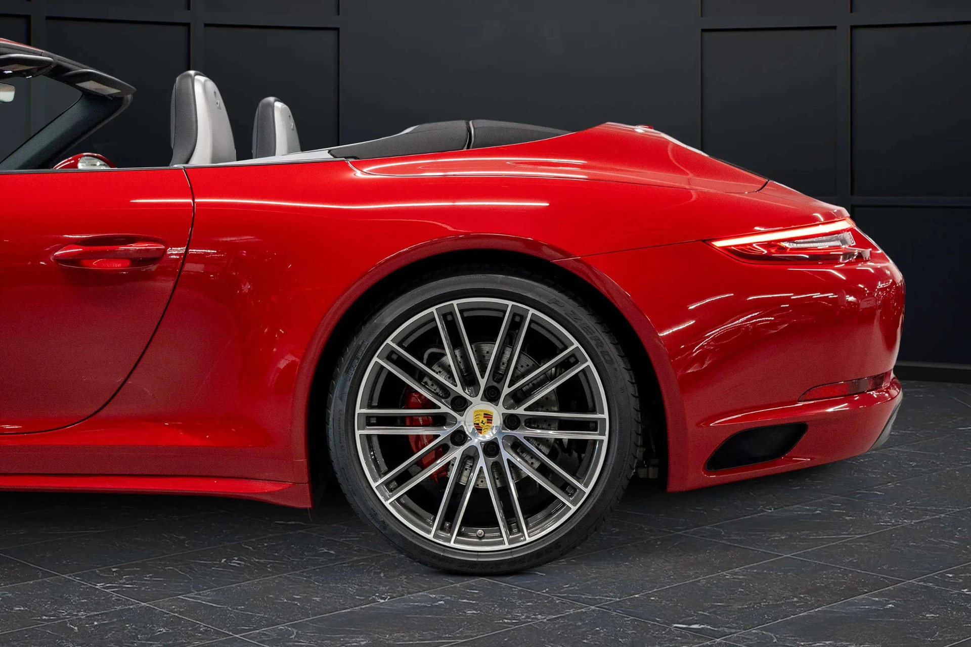 mph006_44262744_4edc9282_3876_4feb_b449_1b27390de4b7_201720_Porsche2091120_Carrera204_S20_Cabriolet2028_WP_0_CB_2_A94_HS_15602529_7_04d32160af