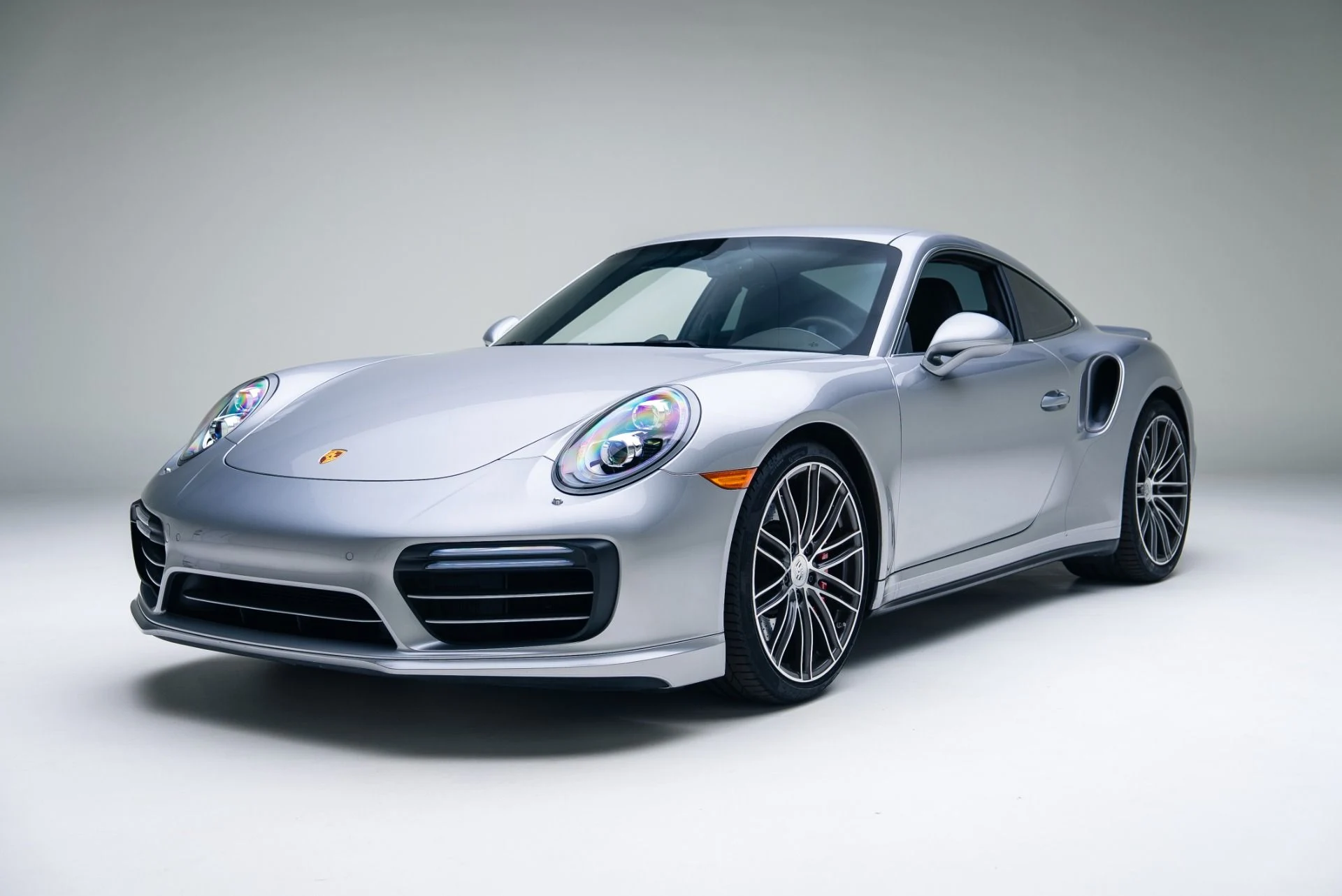 mph006_452875198_Used_2018_Porsche_911_Turbo_1765307368_b2cb6a93f4