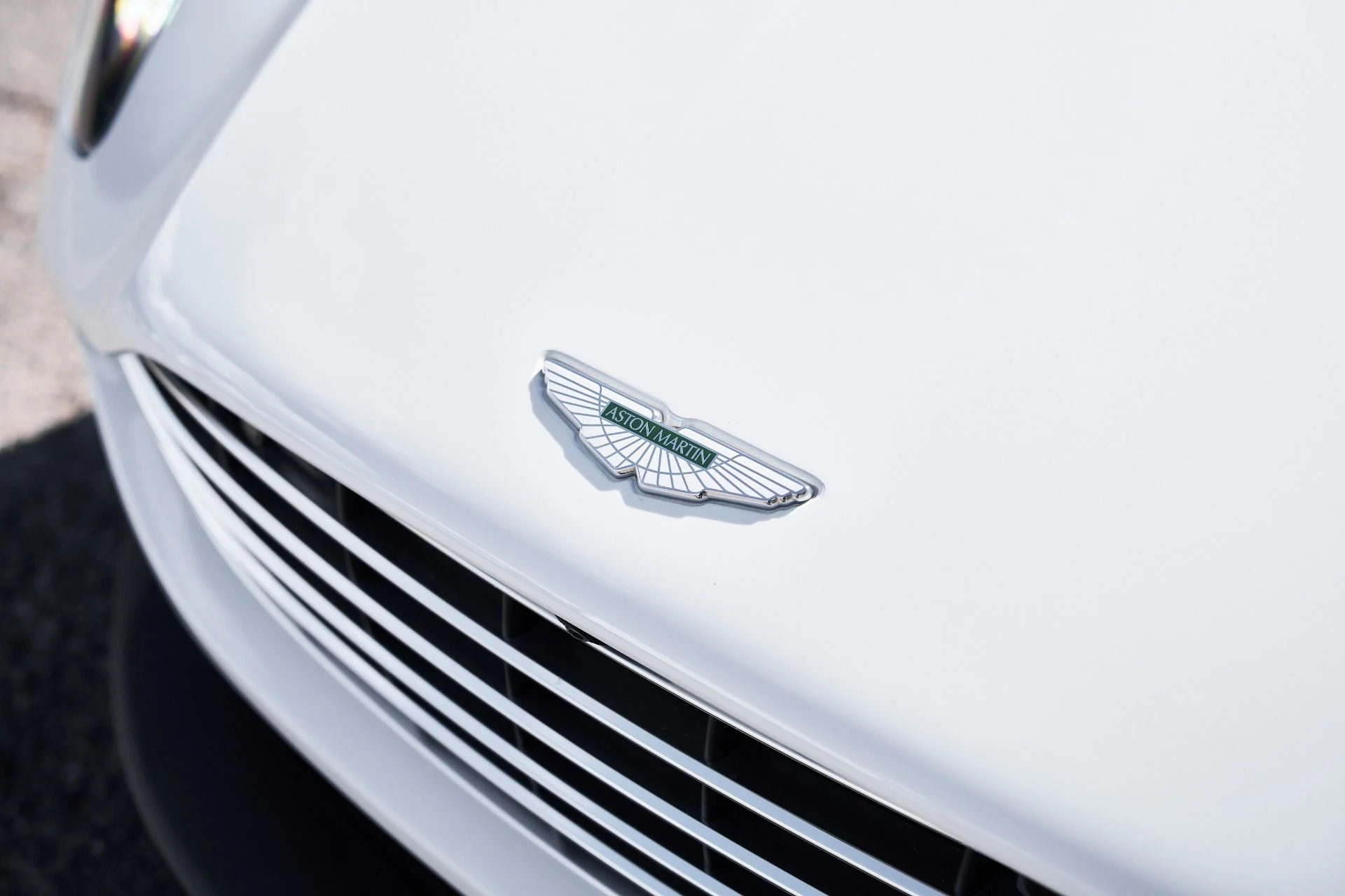 mph006_45316361_Used_2019_Aston_Martin_DB_11_Base_1758851282_0ac8d47360