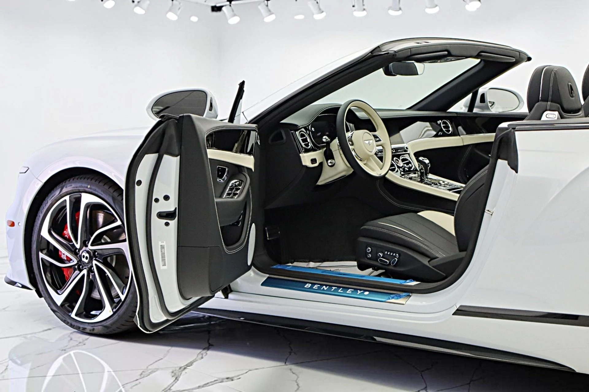 mph006_457474099_New_2026_Bentley_Continental_GTC_S_c83c0390a8