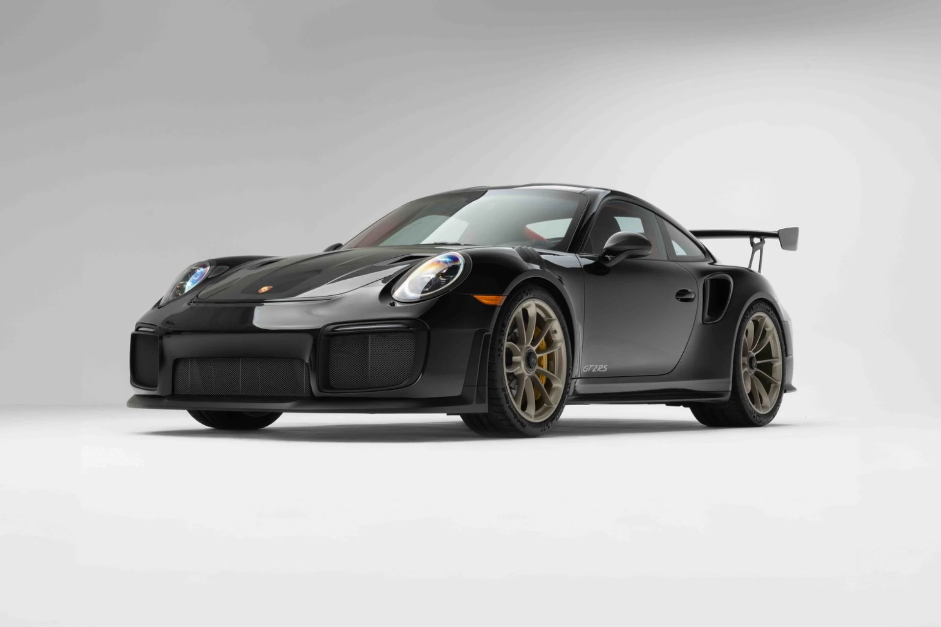 mph006_467428913_Used_2018_Porsche_911_GT_2_RS_1774025651_9099e16e14