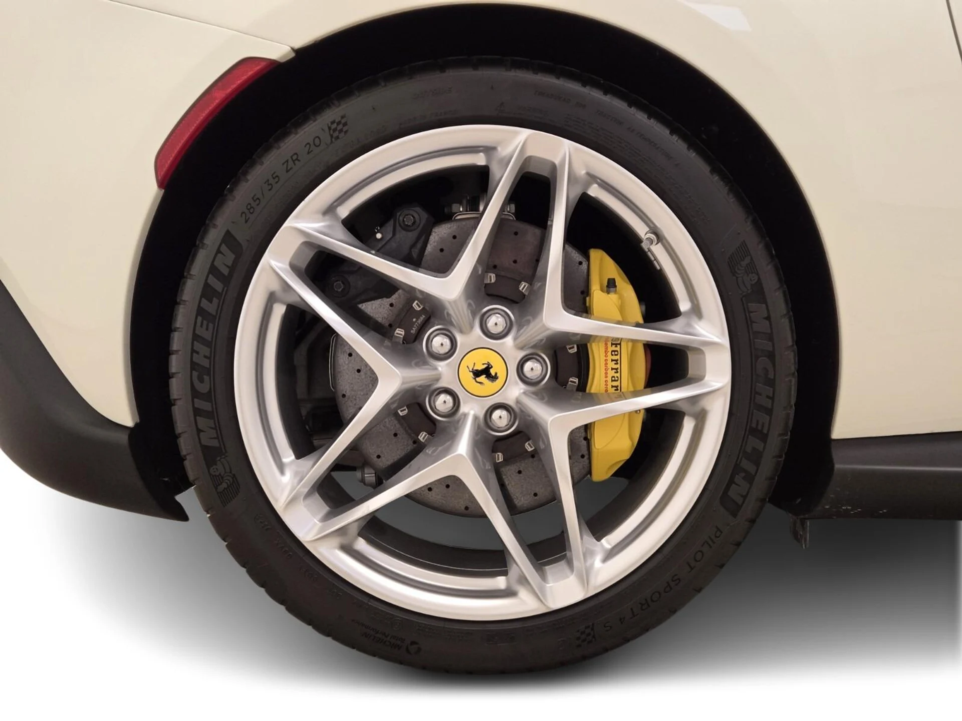 mph006_490212926_Used_2023_Ferrari_Roma_1759820546_5d5a7cc202