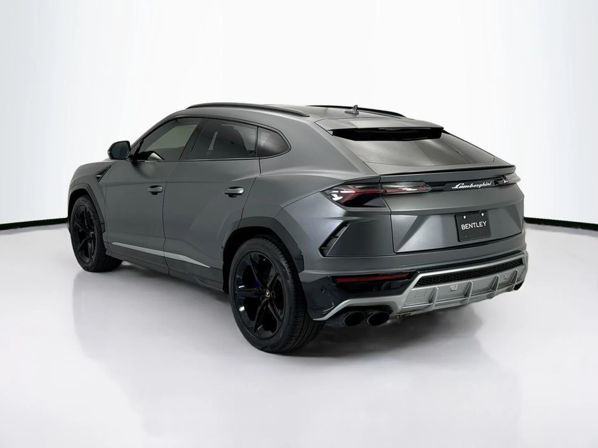 mph006_497347606_used_2019_lamborghini_urus_awd_8119_23021211_7_1024_3e3dbe8d49