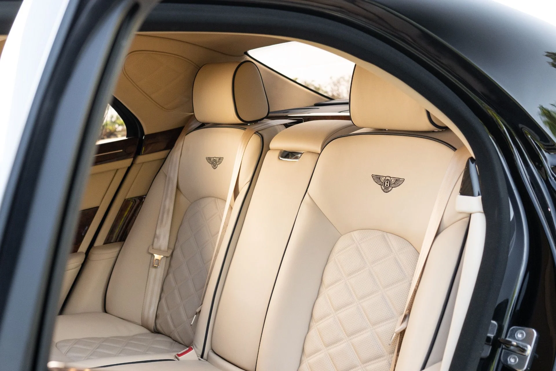 mph006_50865000_Used_2014_Bentley_Mulsanne_1774576298_ac043c44a0