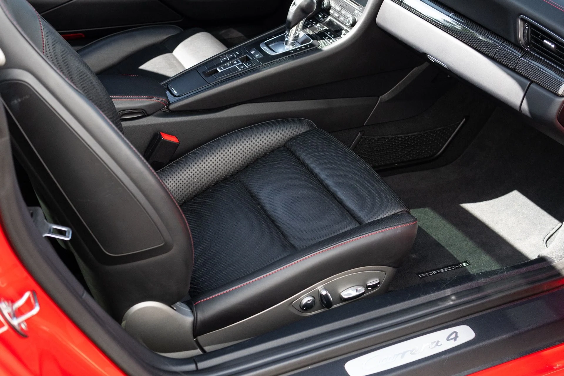 mph006_51313090_Used_2019_Porsche_911_Carrera_4_1772073420_ac2294419c