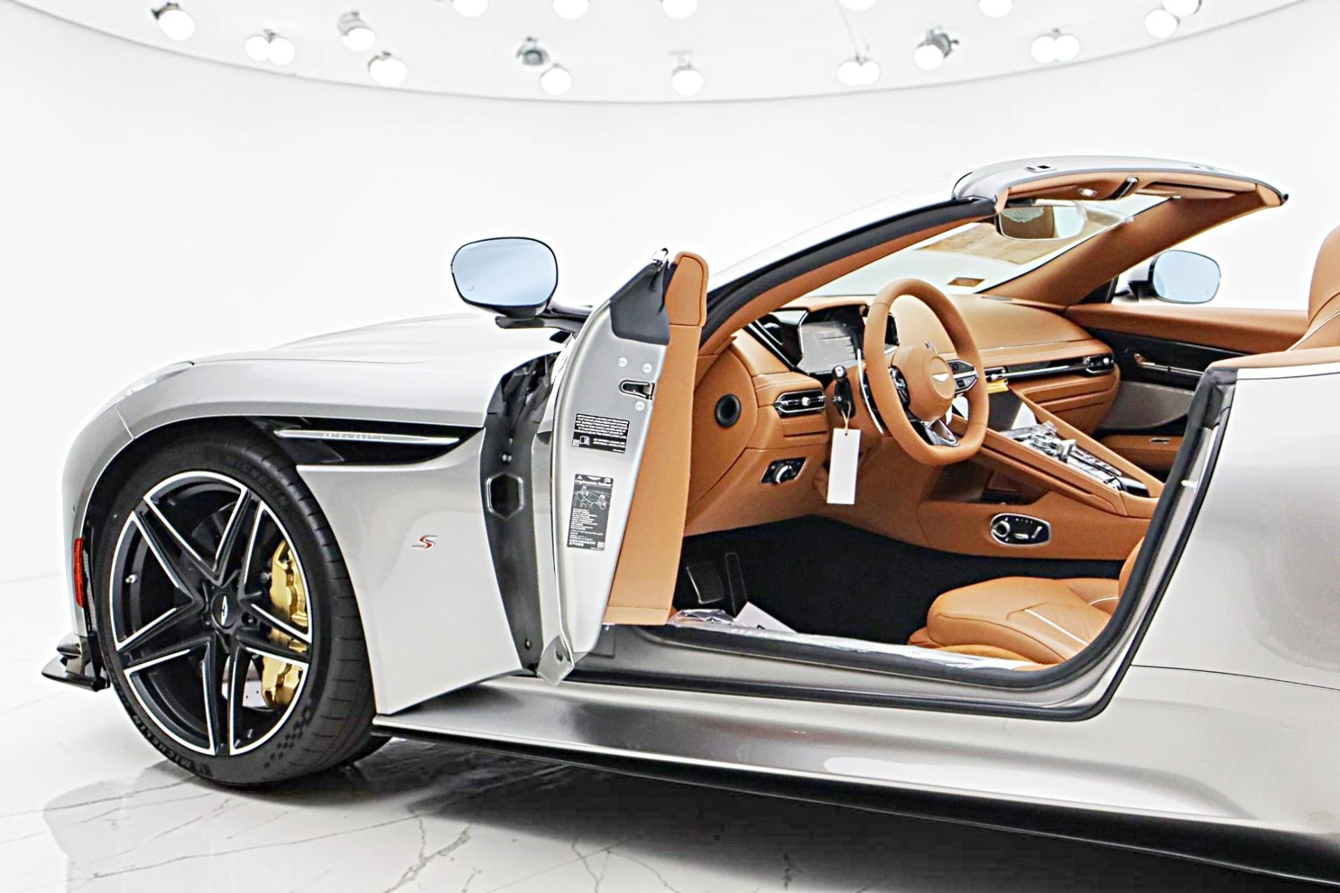 mph006_515980308_New_2026_Aston_Martin_DB_12_S_Volante_f99c6c4db0