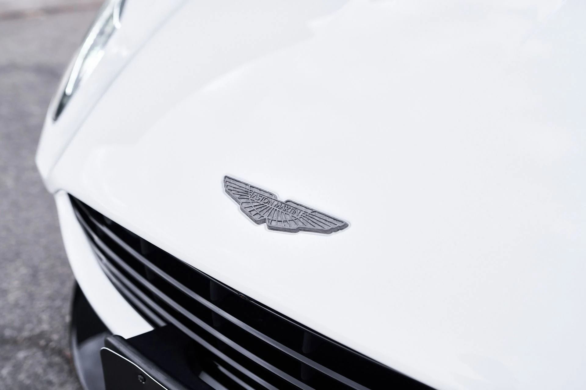 mph006_527159934_Used_2020_Aston_Martin_DB_11_AMR_1756239326_4f06984910