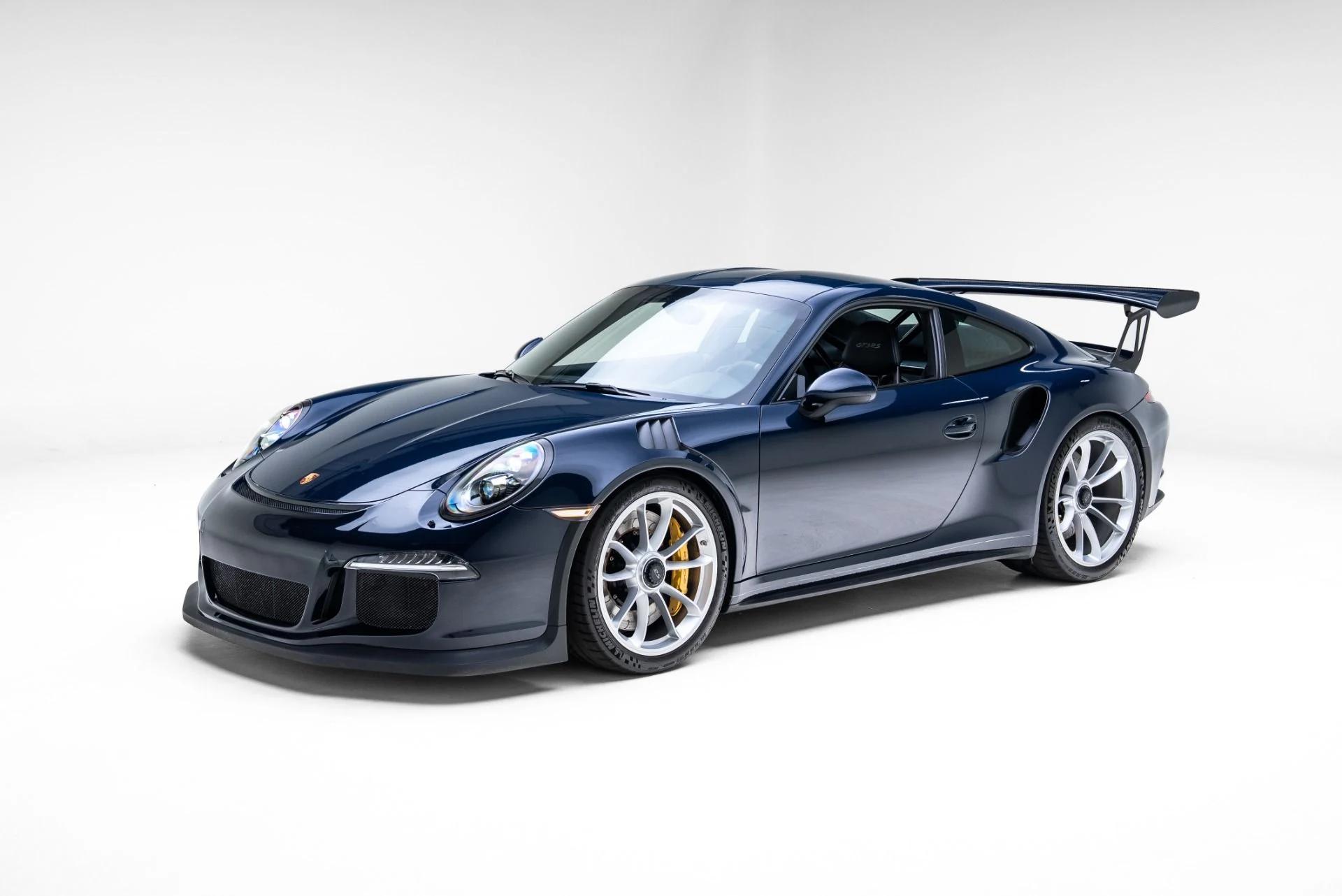 mph006_531769162_Used_2016_Porsche_911_GT_3_RS_1774462832_a886935492