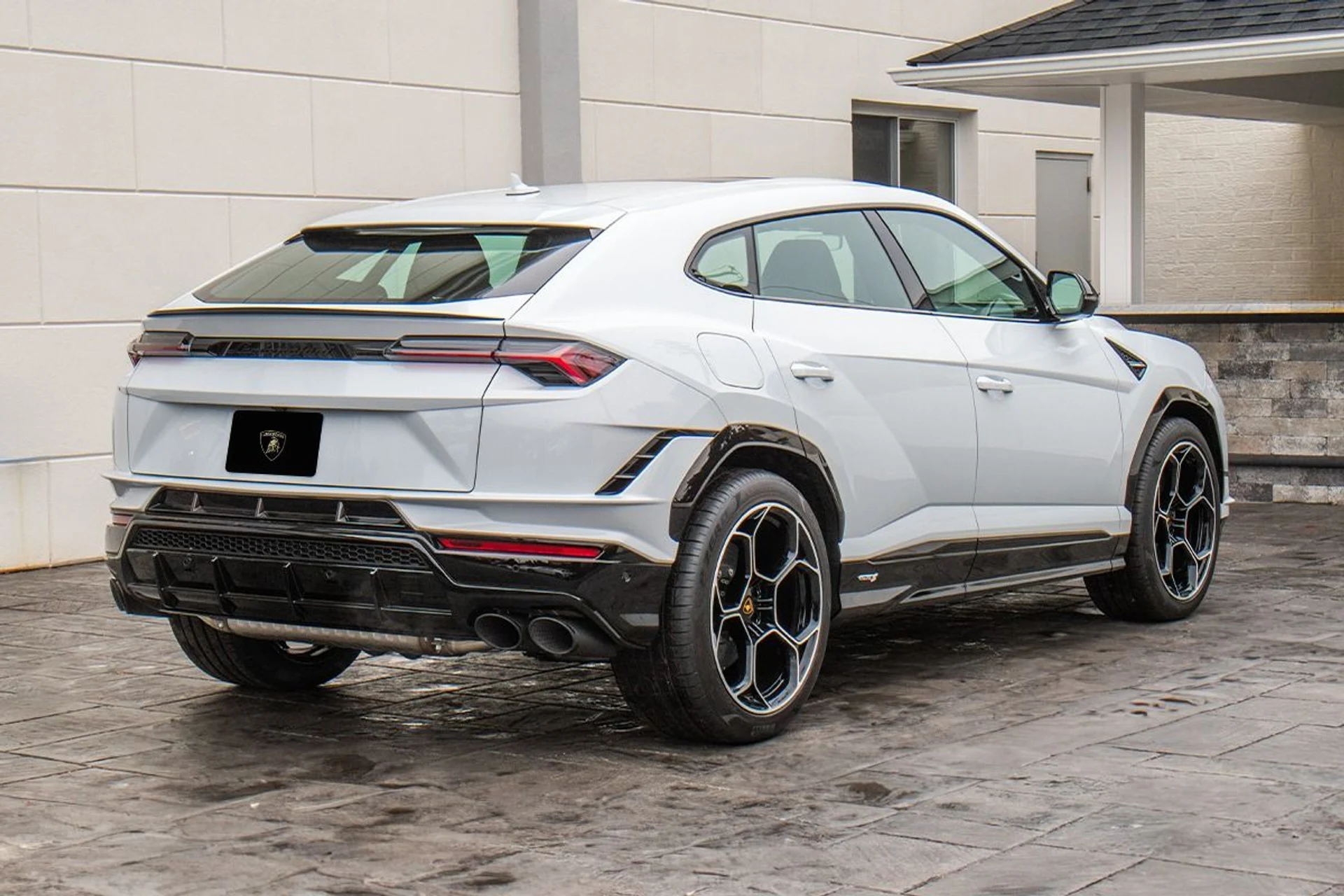 mph006_534964890_Used_2024_Lamborghini_Urus_S_1734957352_12228ae62f