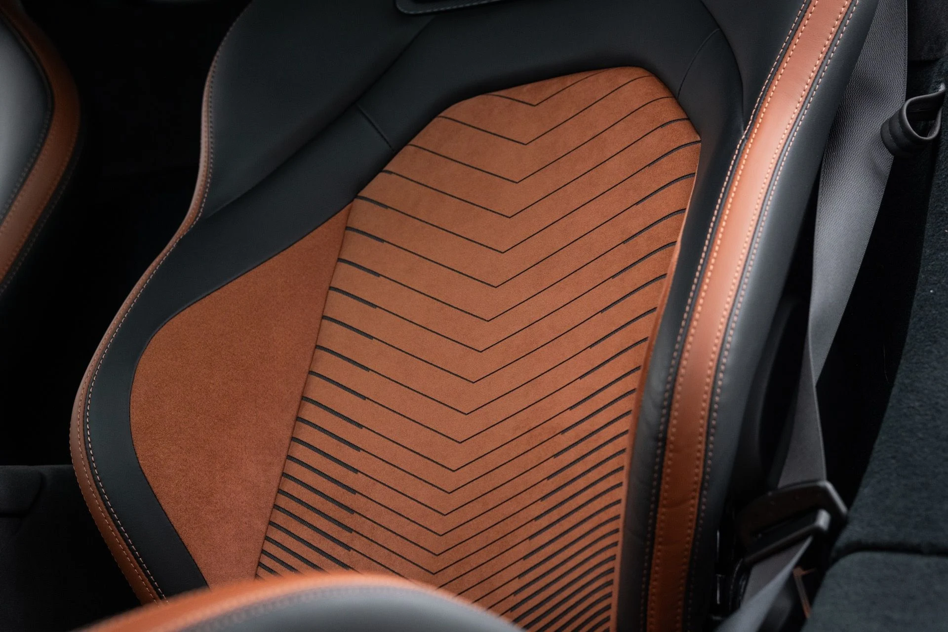 mph006_539324589_Used_2022_Maserati_MC_20_1777083905_a7c81d2e8d