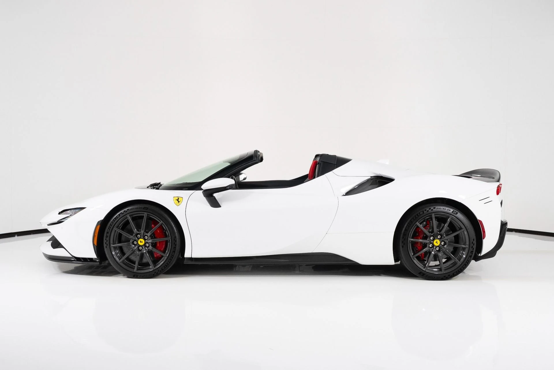 mph006_540192556_Used_2024_Ferrari_SF_90_Spider_1753904207_a5d69d99ce