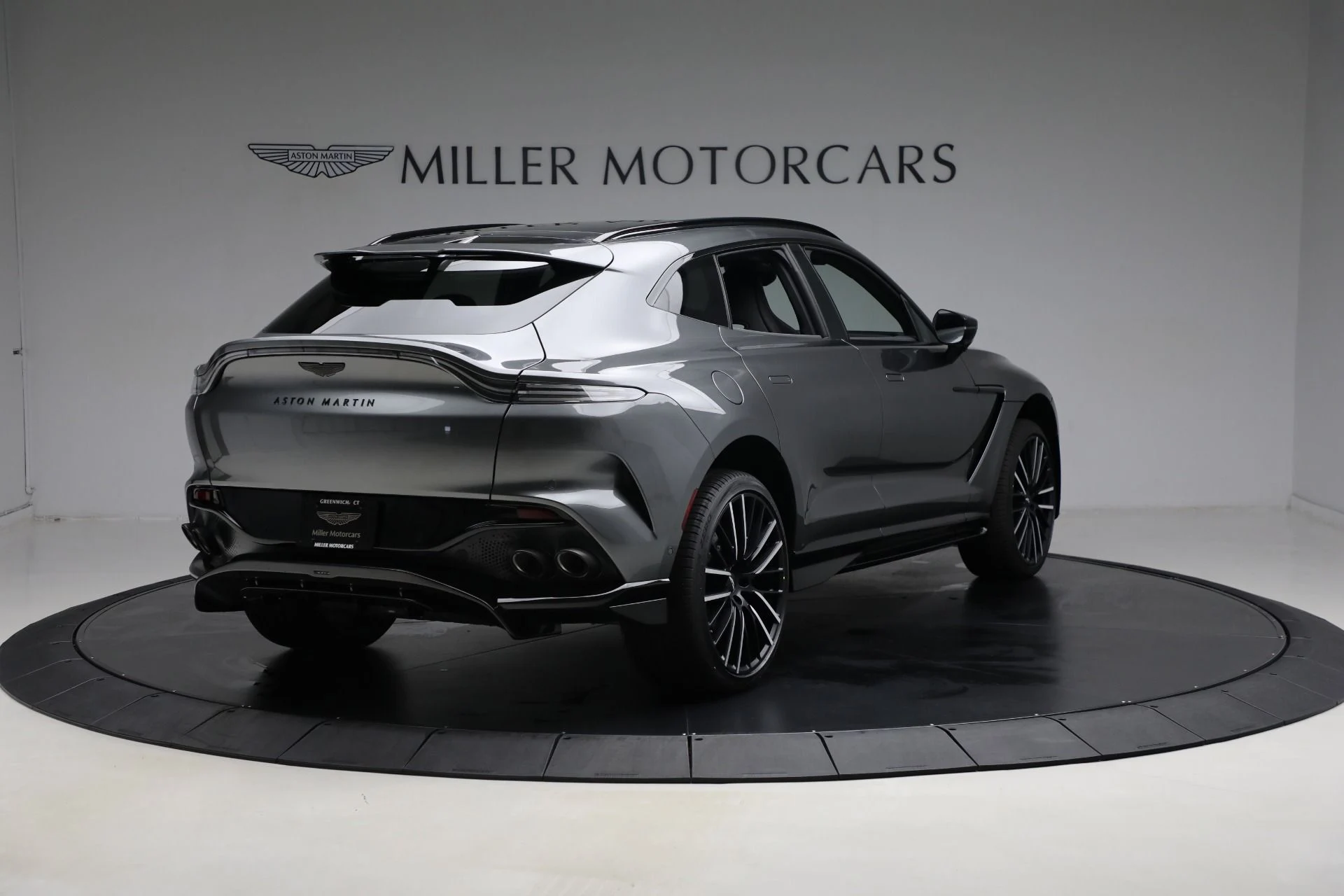 mph006_541507603_New_2025_Aston_Martin_DBX_707_91c4006fb0