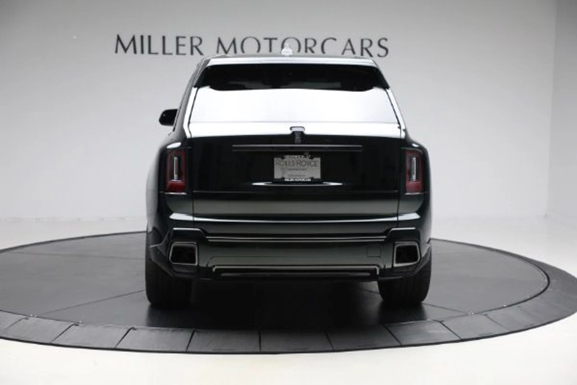 mph006_551641164_New_2025_Rolls_Royce_Black_Badge_Cullinan_a162820caf
