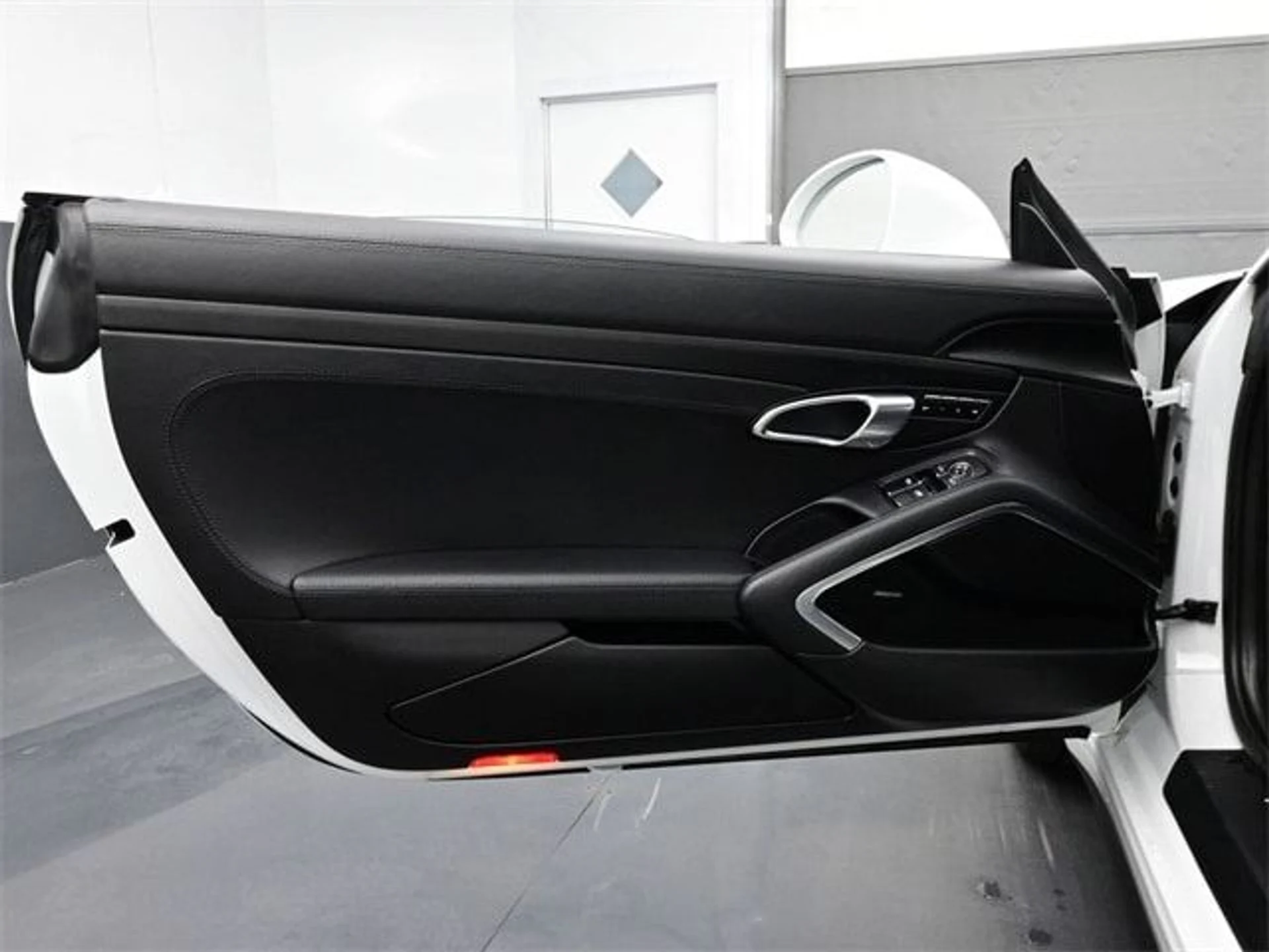 mph006_561691020_a3763cc1f3633a143f0aa6d832cdcbecx_0569582b25