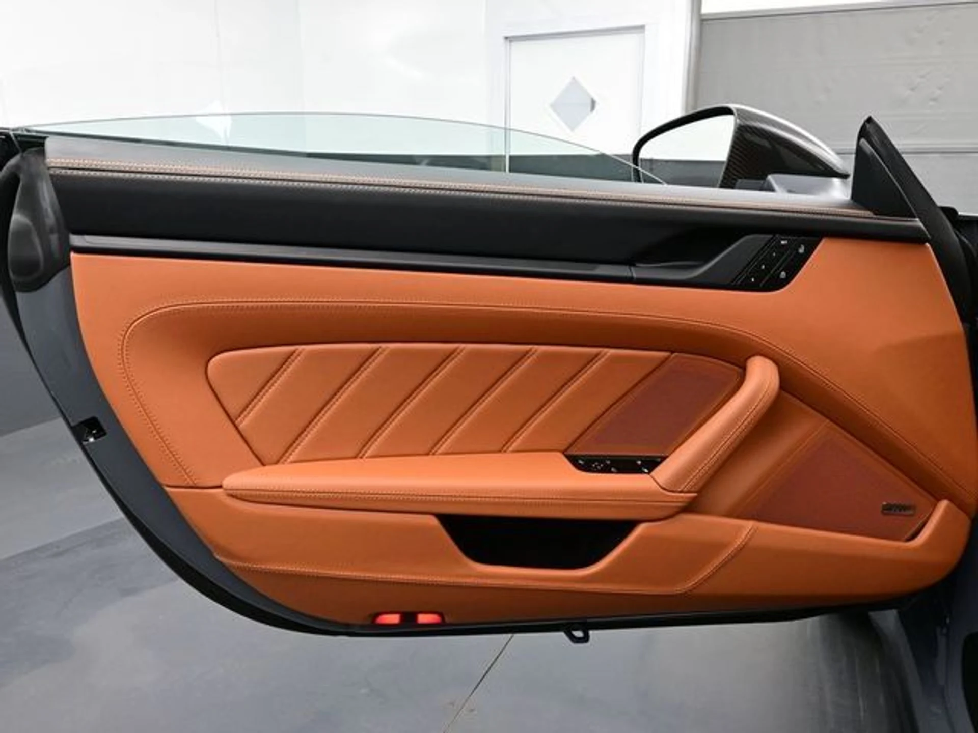 mph006_565514237_d0b0e95c153f9507849549ae2d30713cx_008dba71a6