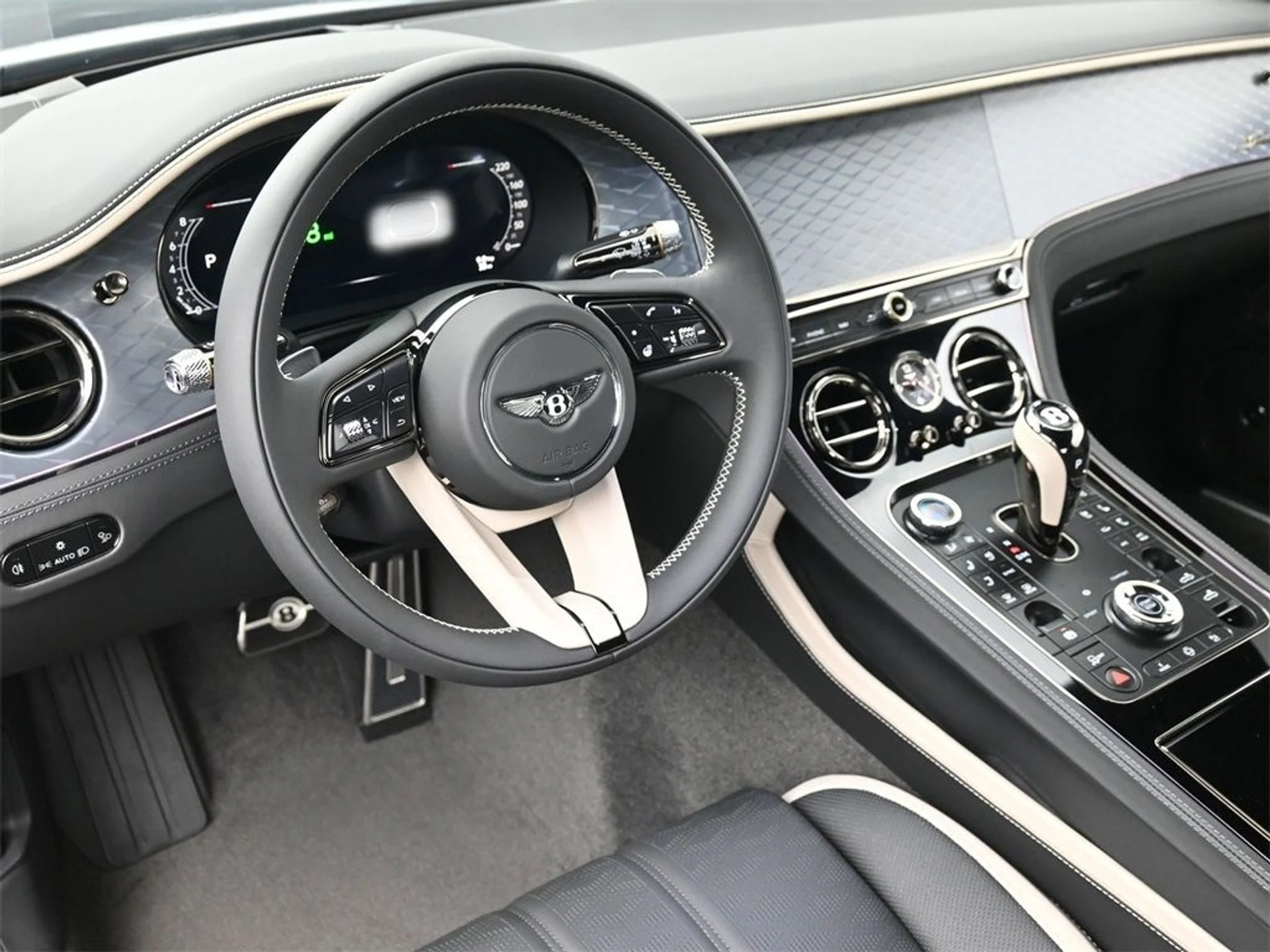 mph006_571628043_0f026301a759449dc12521219166df50x_dfce9a5c1c