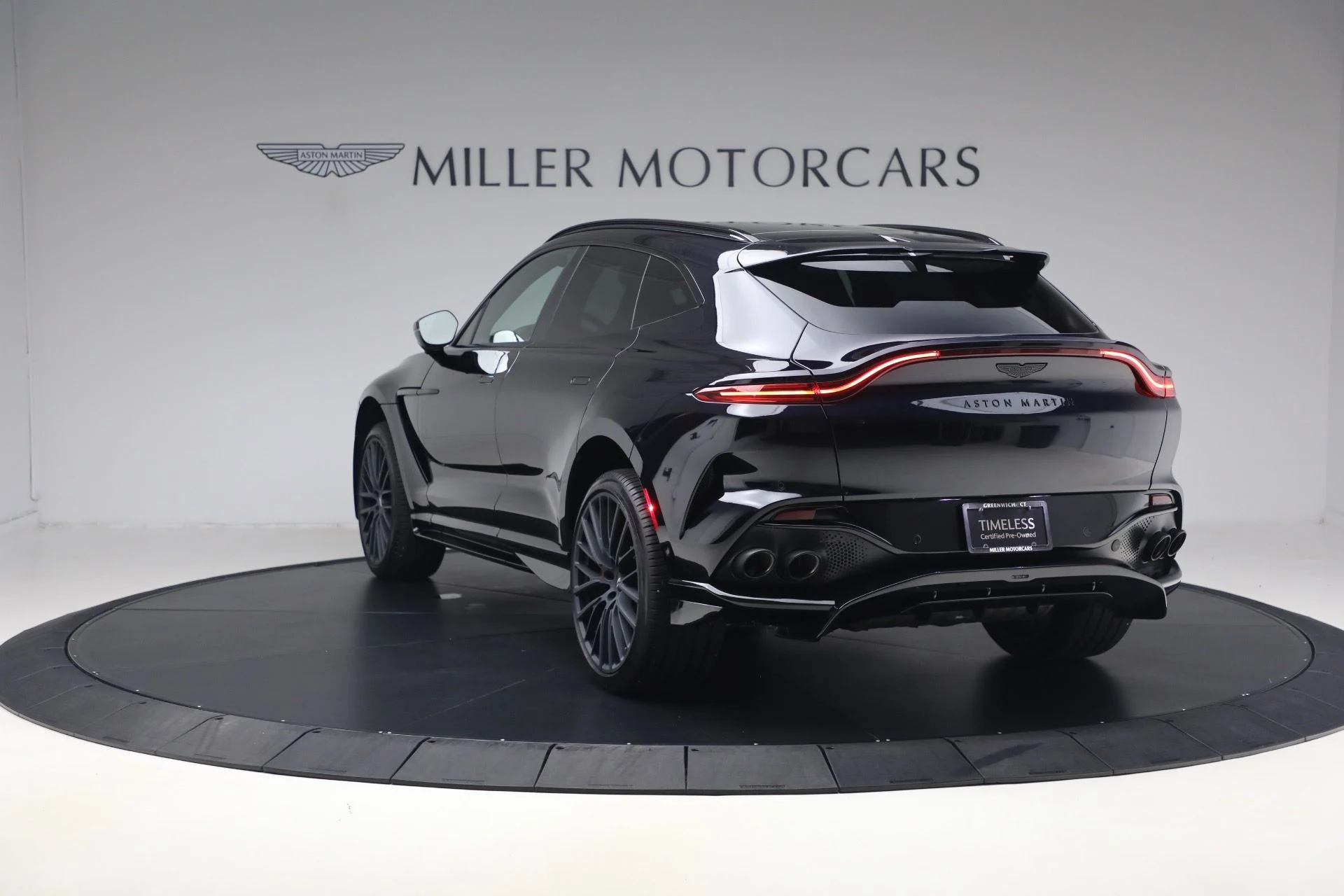 mph006_575308261_Used_2025_Aston_Martin_DBX_707_1790965010_946d5a0600