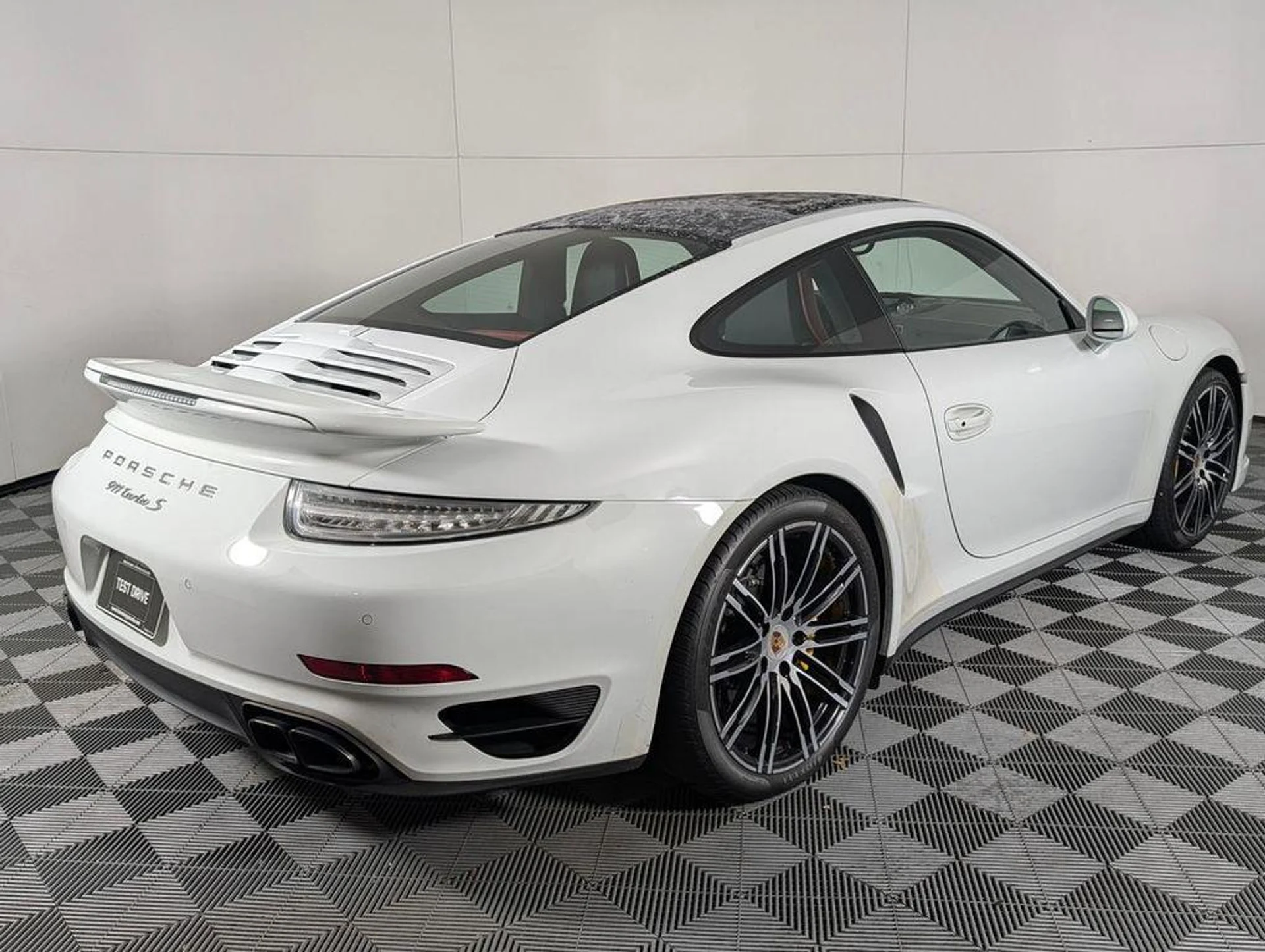 mph006_583830801_q2t_BH_Zs_DXS_Jk_Ev4q1_XT_39zapk_M_c328ba46d0