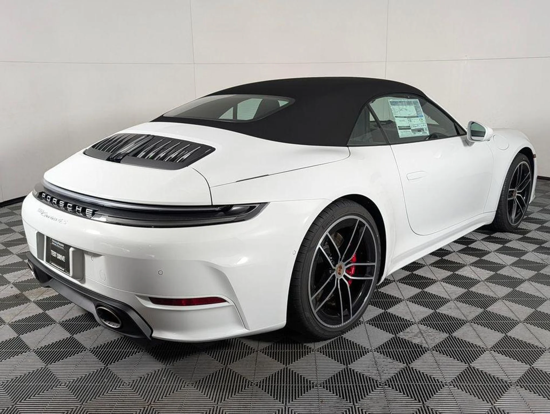 mph006_586076189_z_Or_J8p_VK_Yf2mj_SQ_Hb_Zguhl_Io_R40_583bf7cd71