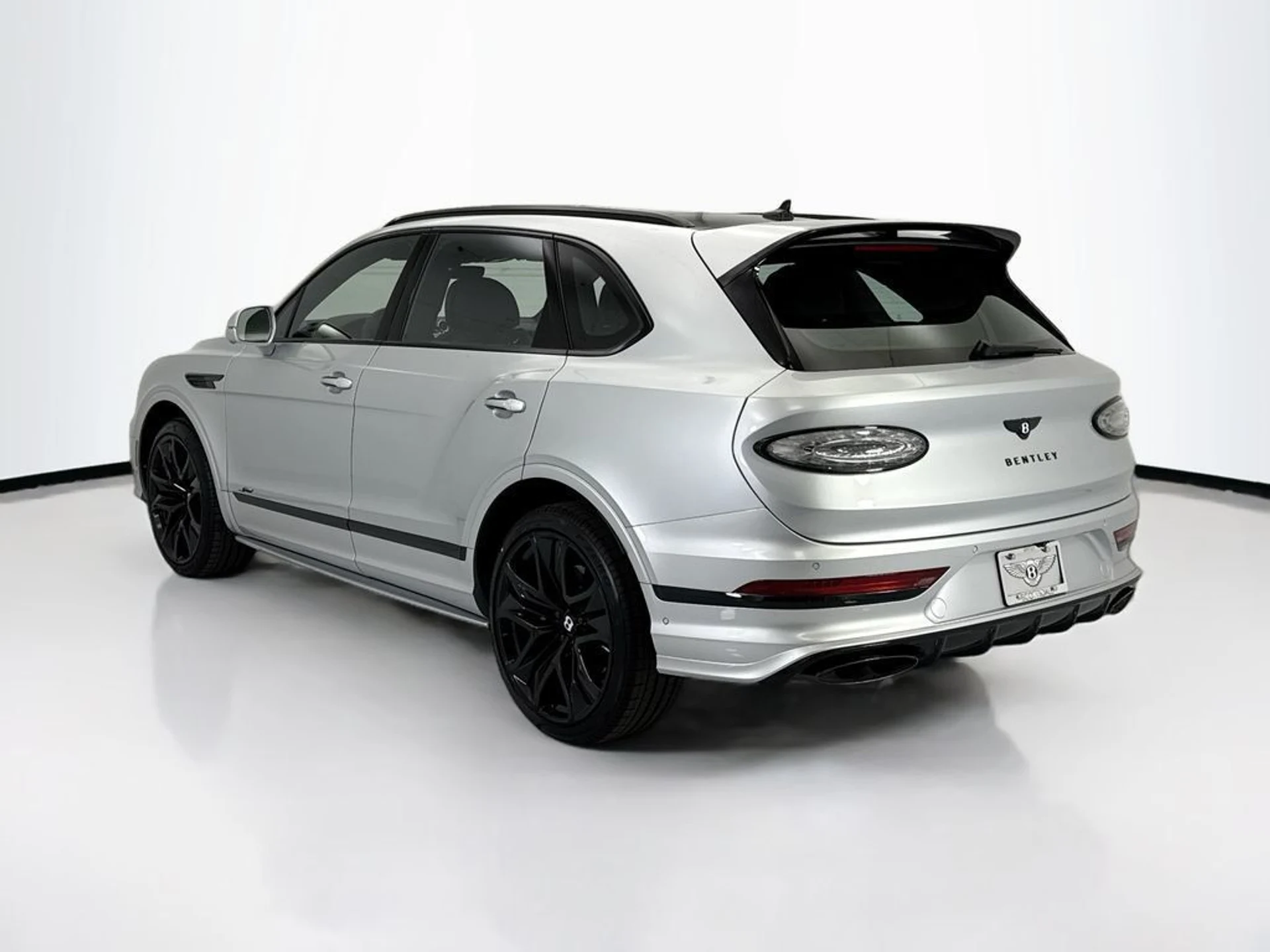 mph006_597267460_new_2026_bentley_bentayga_8119_23011289_7_1024_4c62edcbb6