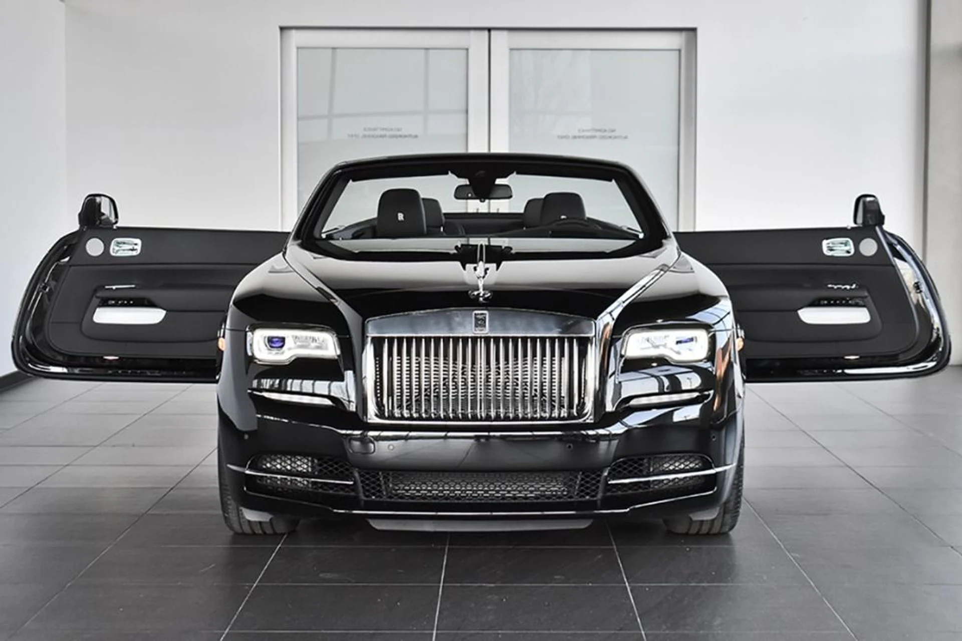 mph006_599805110_Used_2021_Rolls_Royce_Dawn_1616018544_03d4eac5d9
