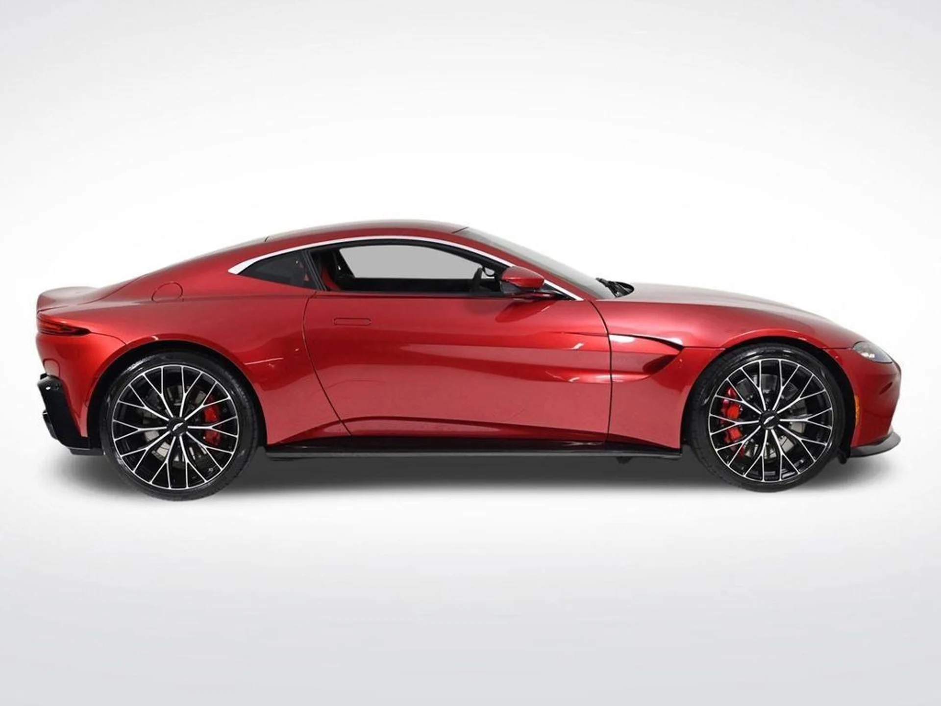 mph006_604199200_used_2023_aston_martin_vantage_coupe_11350_22936848_6_1024_5c048126c4