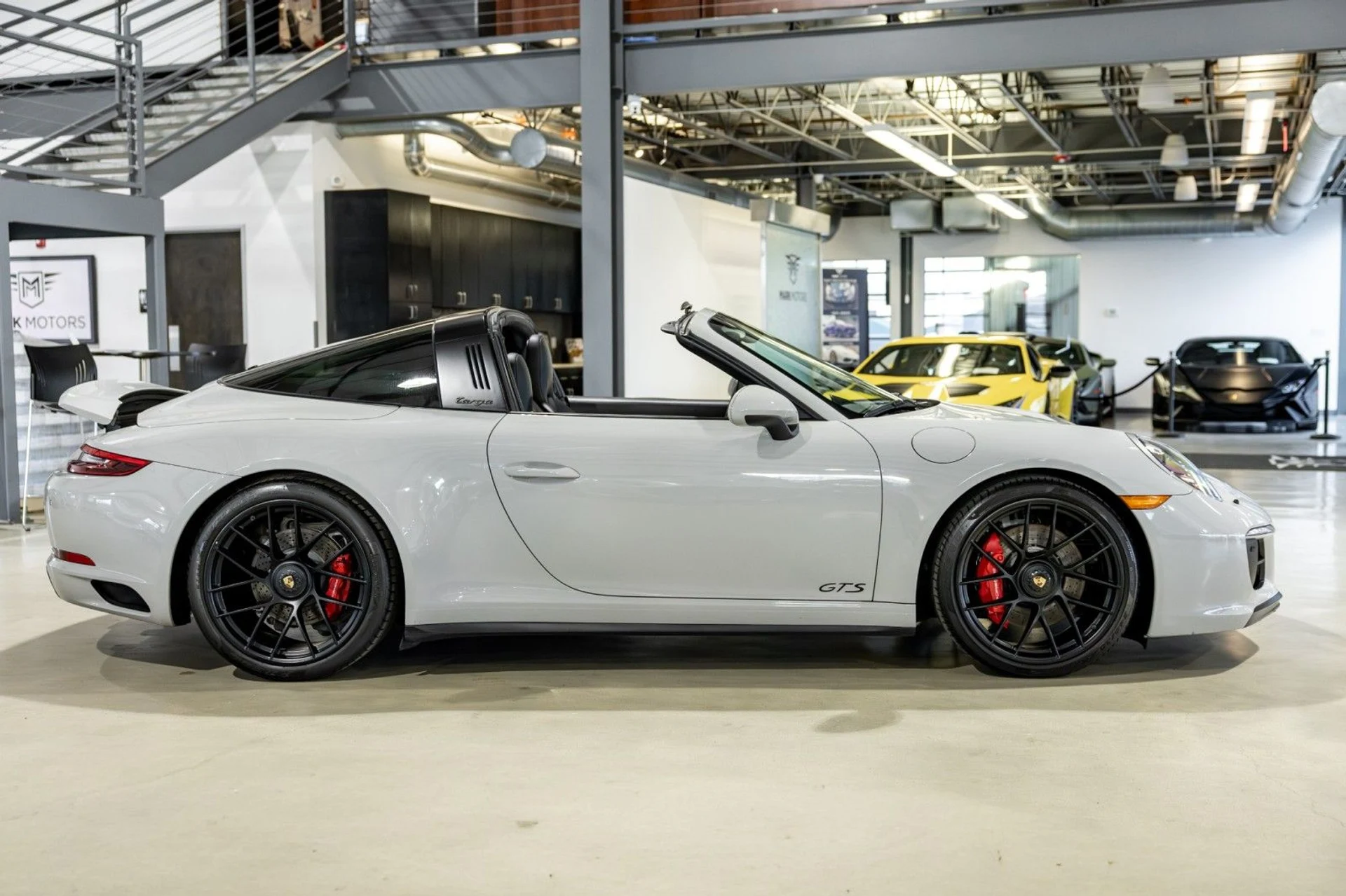 mph006_605357352_uw_ef90d36544