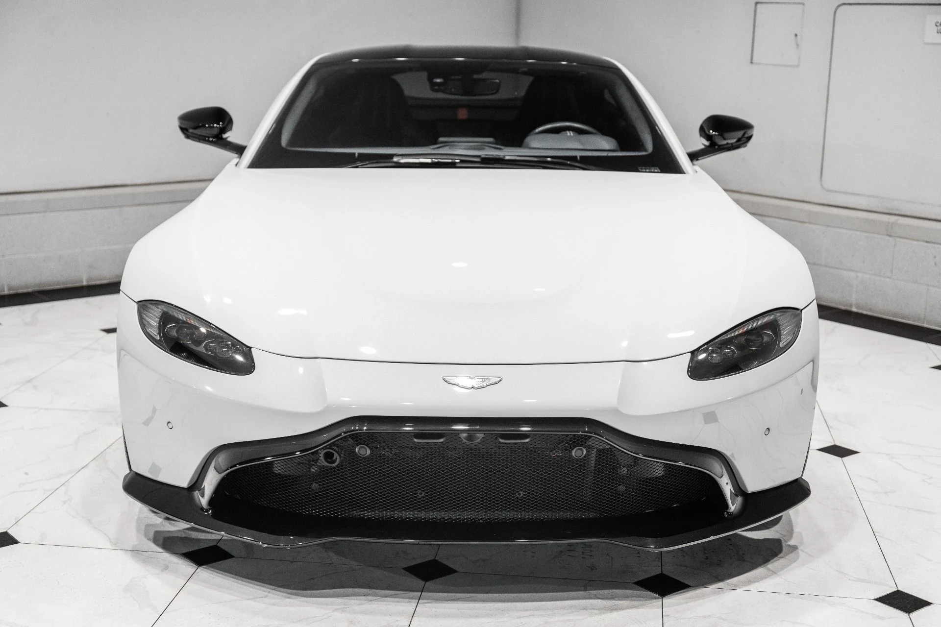 mph006_607487094_Used_2019_Aston_Martin_Vantage_1790176494_f1ee5753f8