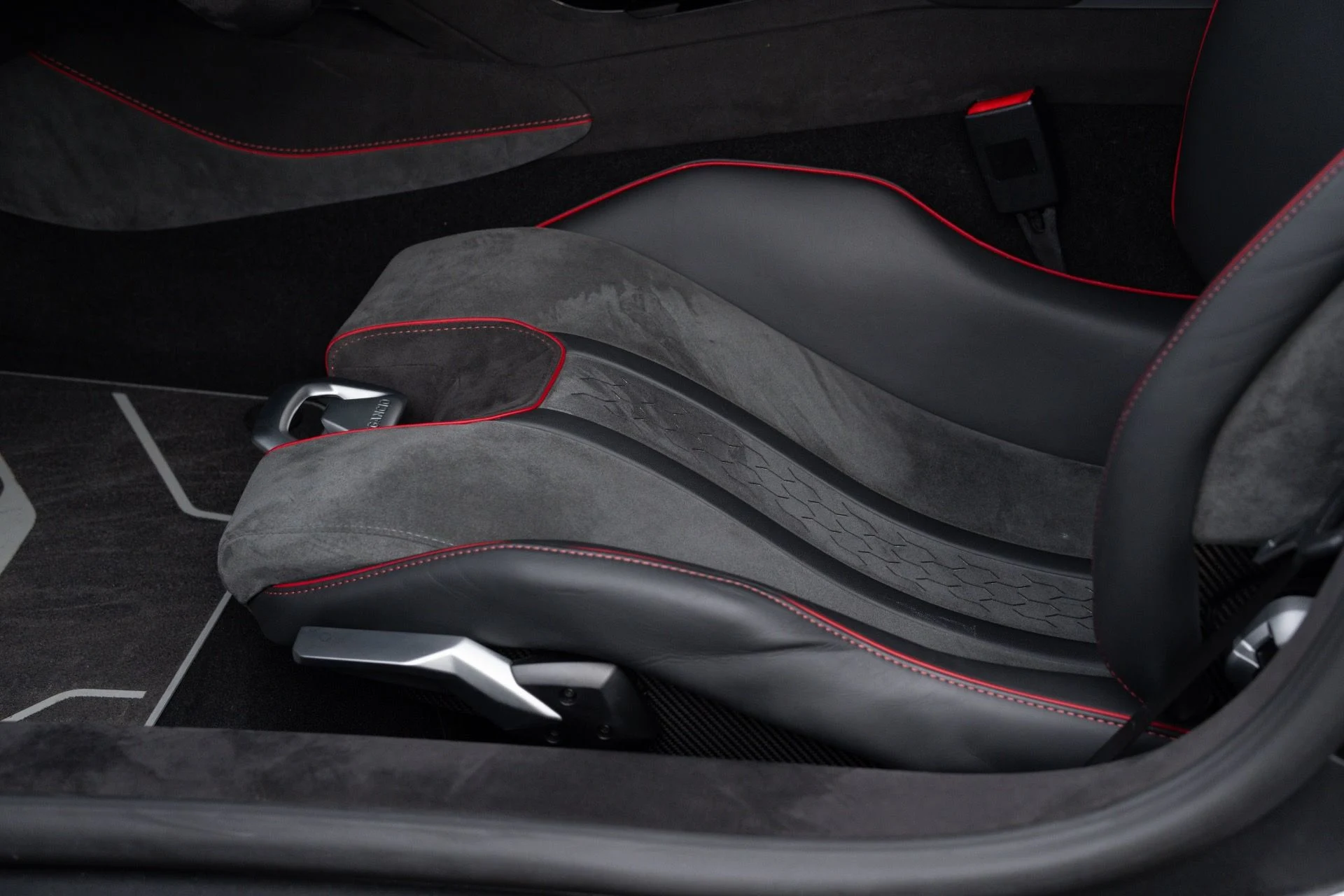 mph006_61486717_Used_2024_Lamborghini_Huracan_Sterrato_1775279061_c08b14a223