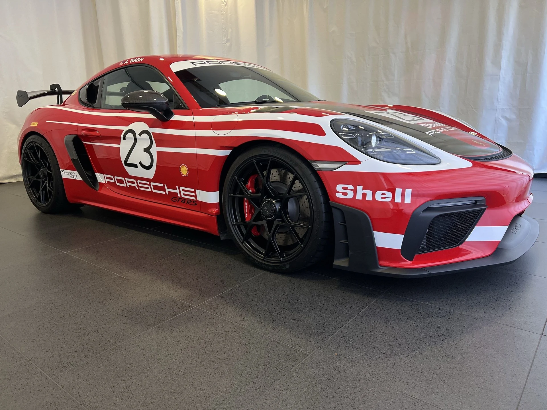 mph006_630941359_b661e6acdf42e0b78730d4a9c950f4bbx_a26d02dfcf