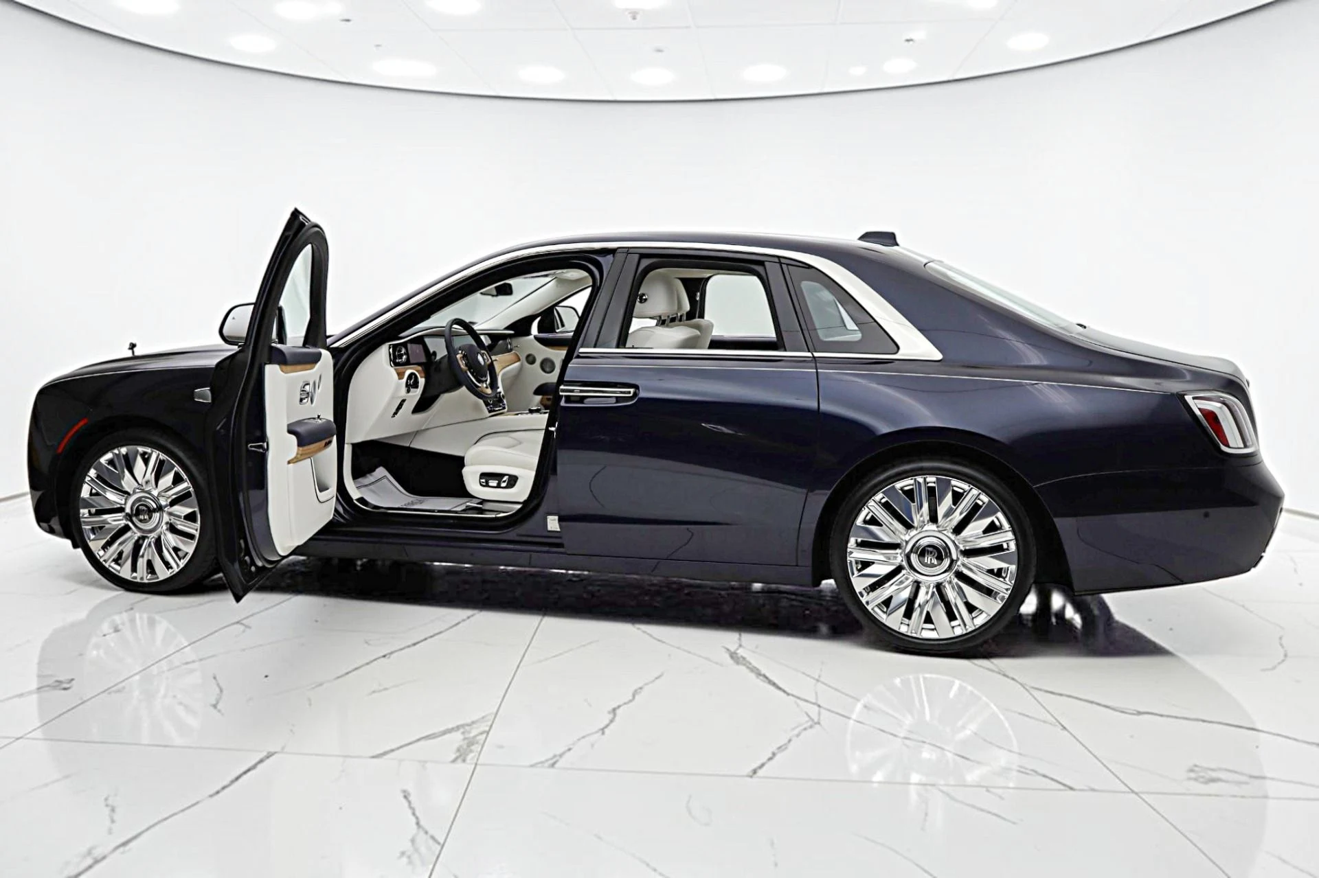 mph006_632971333_New_2025_Rolls_Royce_Ghost_LEASE_OPTIONS_AVAILABLE_7c3eeb3264