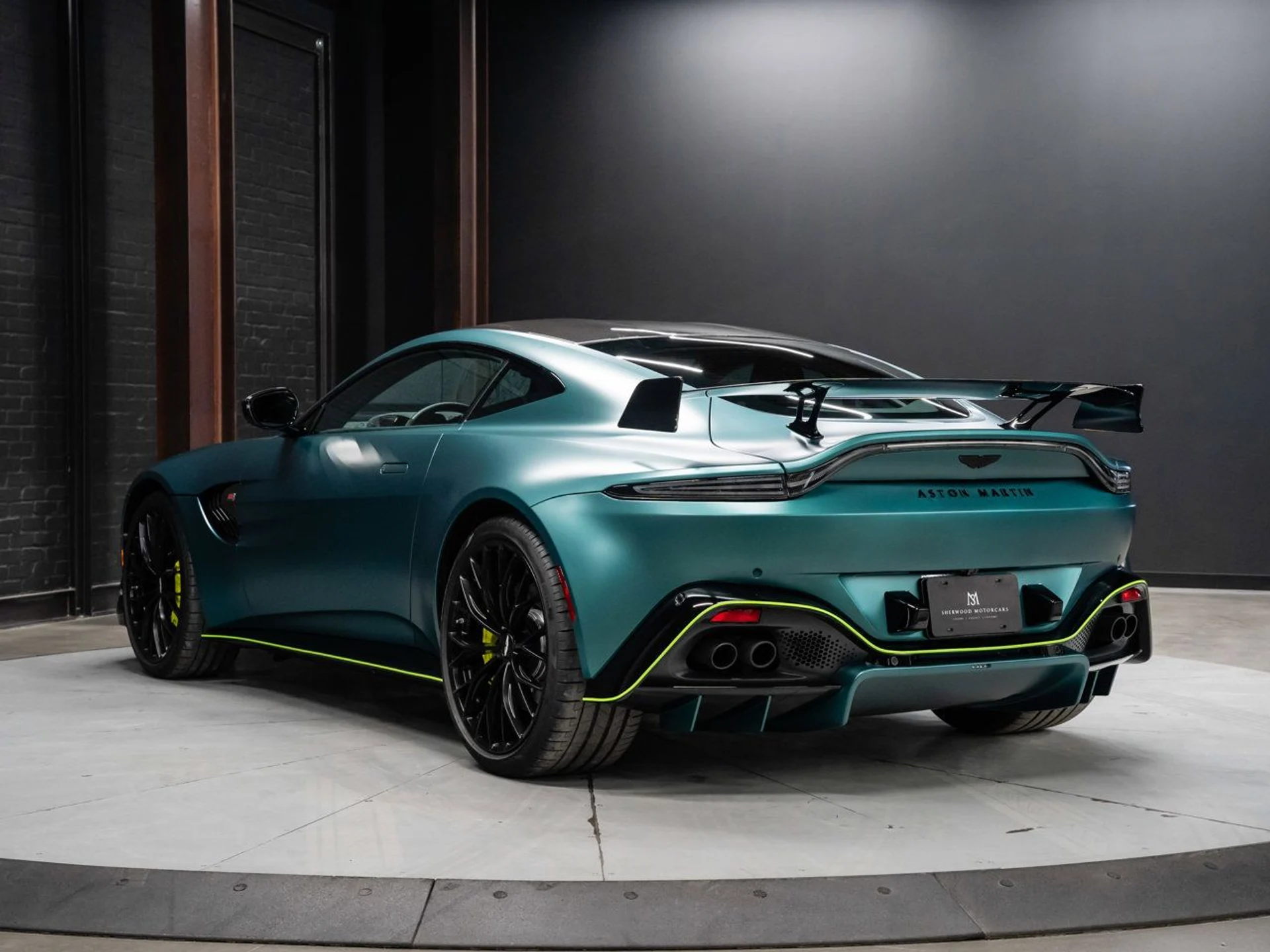 mph006_63728167_aston_martin_vantage_2023_7728dcaaca