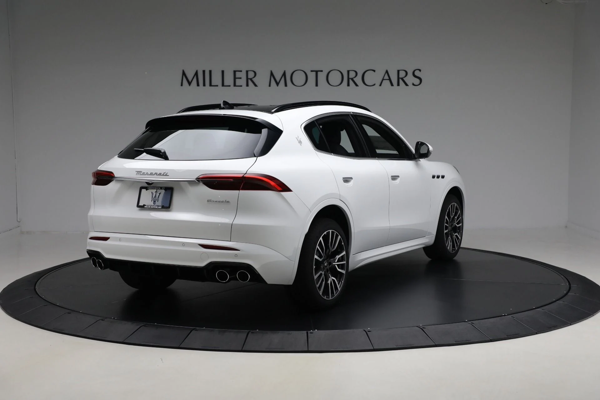 mph006_644689213_New_2025_Maserati_Grecale_8abeb02e6e