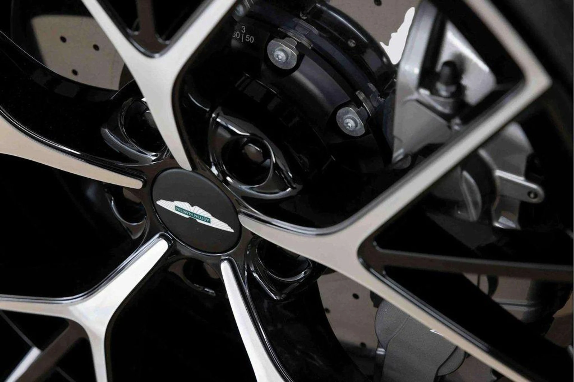 mph006_644990108_ds_G7_V9kf_Daf_V9vu_A4_F_Vr_X_Vg_W8tw_bd5f2f9fde