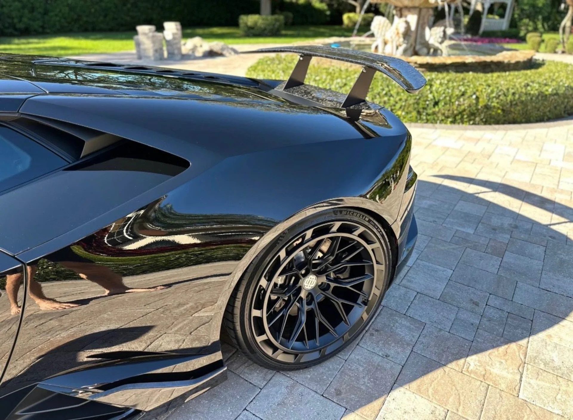 mph006_652358890_Used_2021_Lamborghini_Huracan_EVO_1764798641_84c07f333a