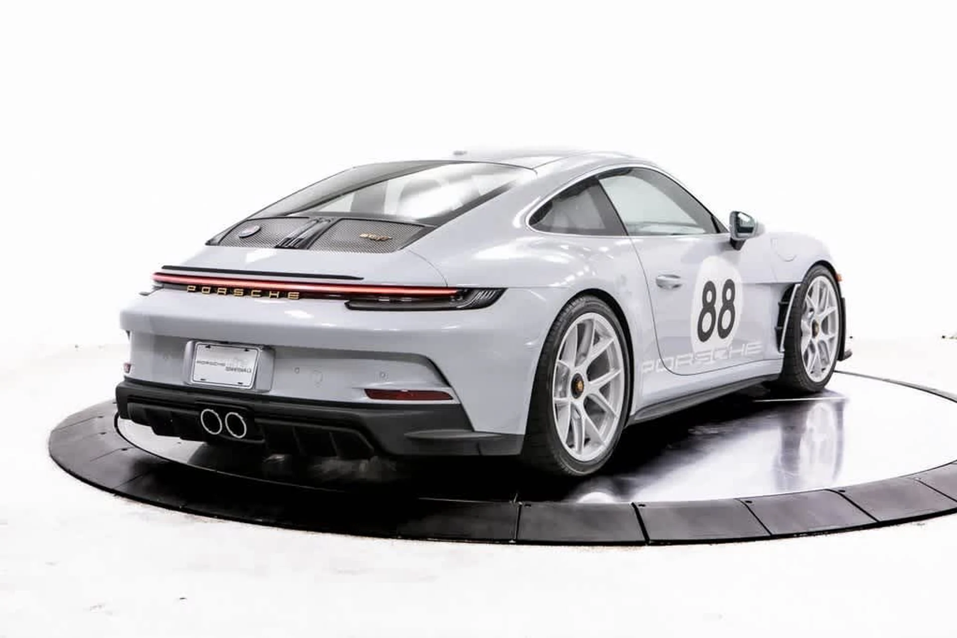 mph006_66426049_b9525f9319904c4069cb042096fad7f9x_902ad52358