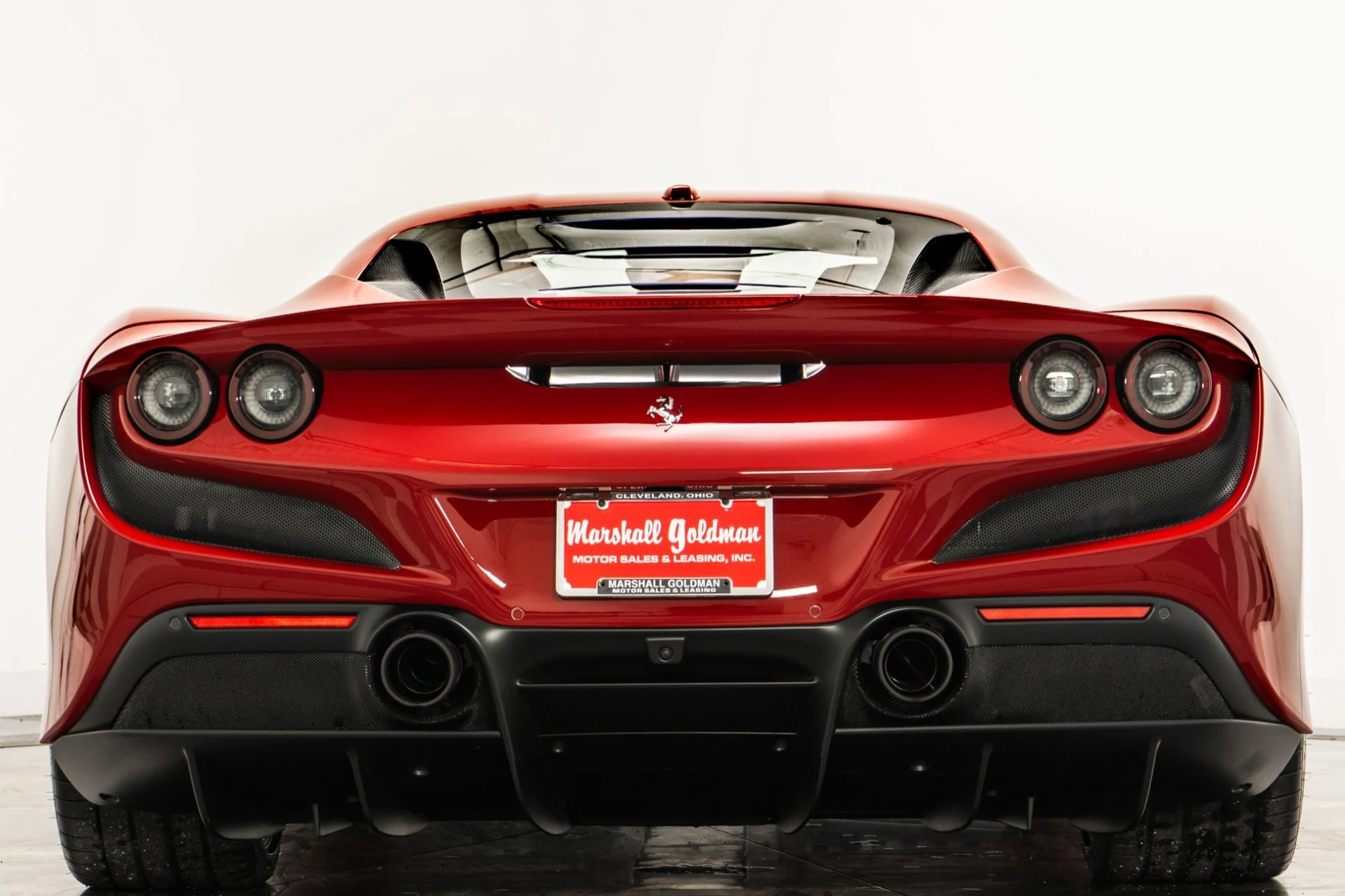 mph006_679500390_Used_2021_Ferrari_F8_Tributo_1755009025_8a4974eb35