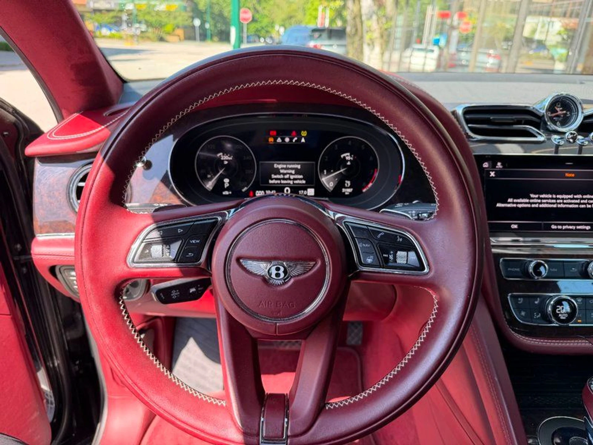 mph006_684255967_38487562_04409_2021_bentley_bentayga_007_85159cb3bb